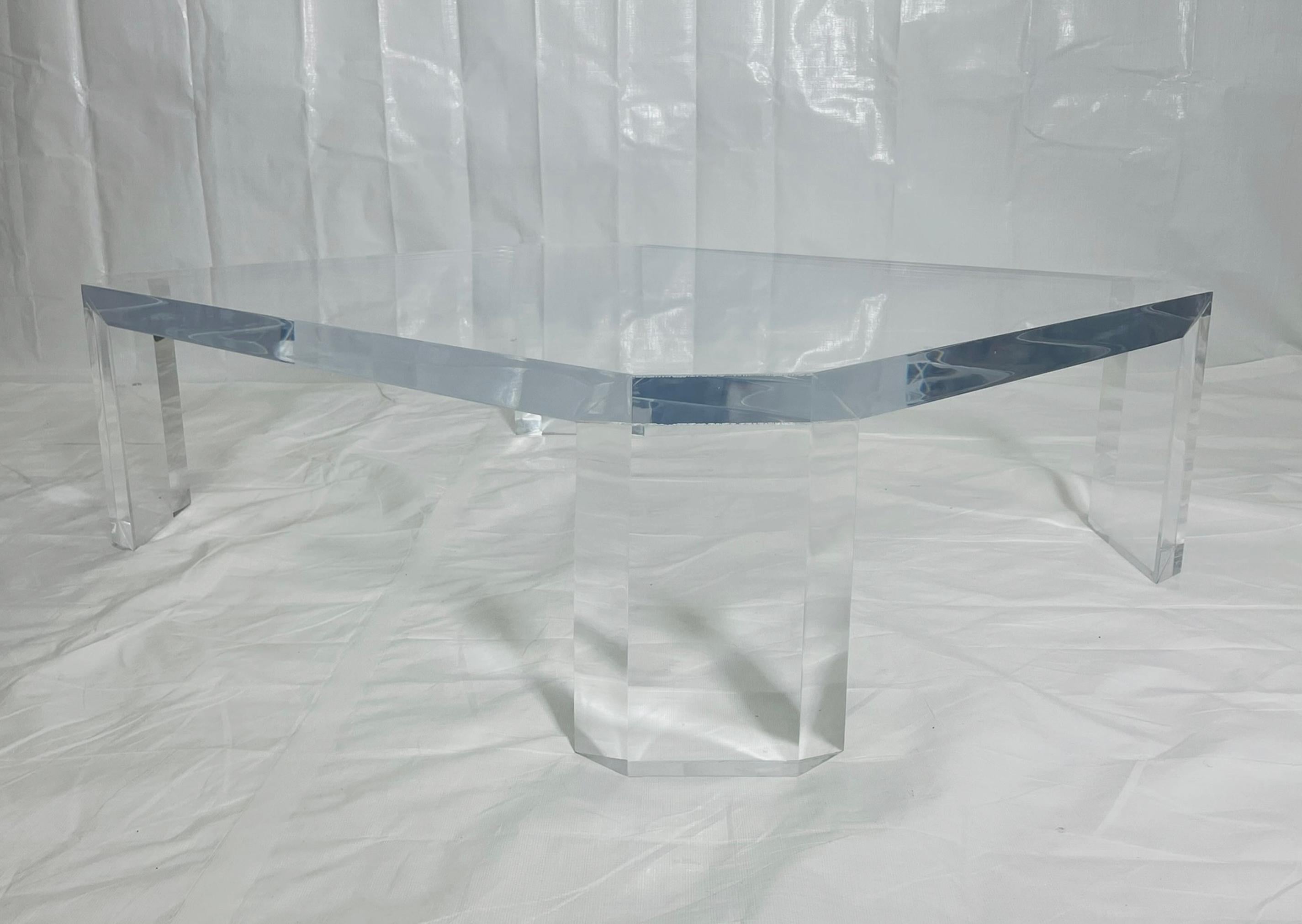 Mid-Century Modern Table basse en lucite 