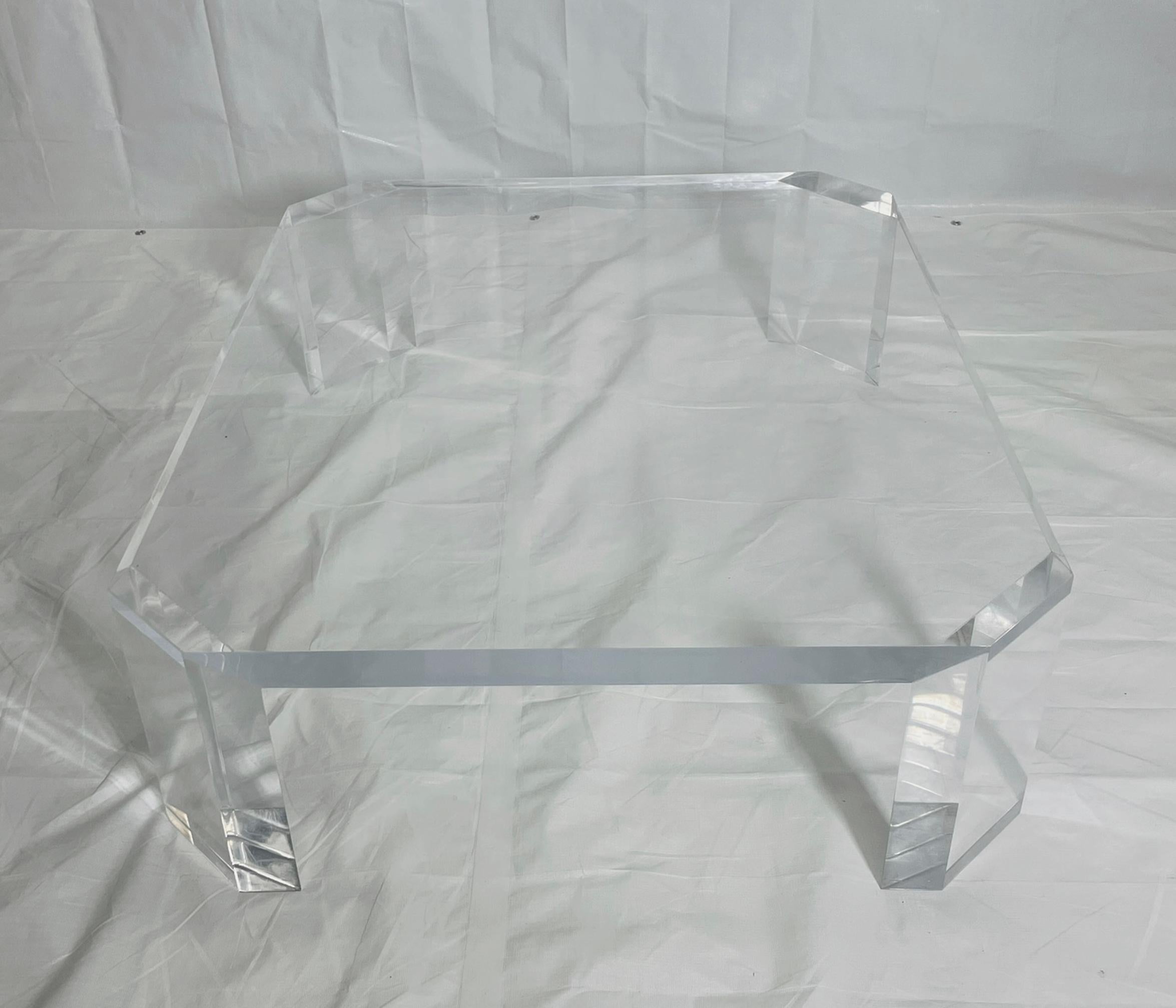 Américain Table basse en lucite 