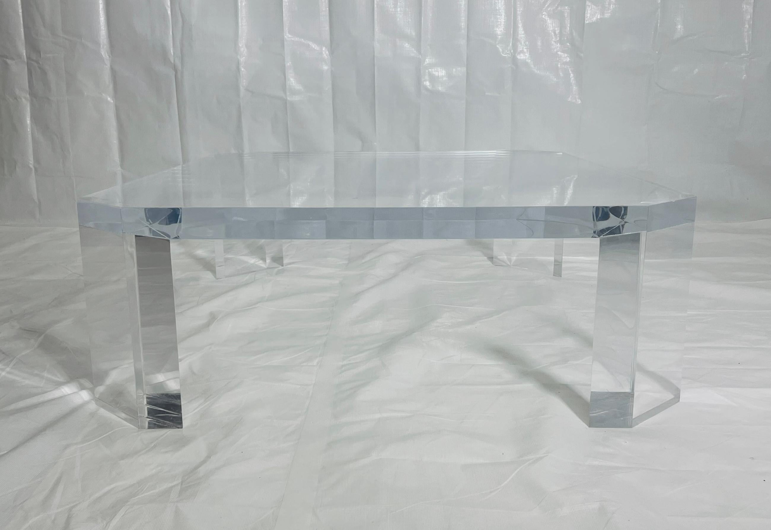 Fait main Table basse en lucite 