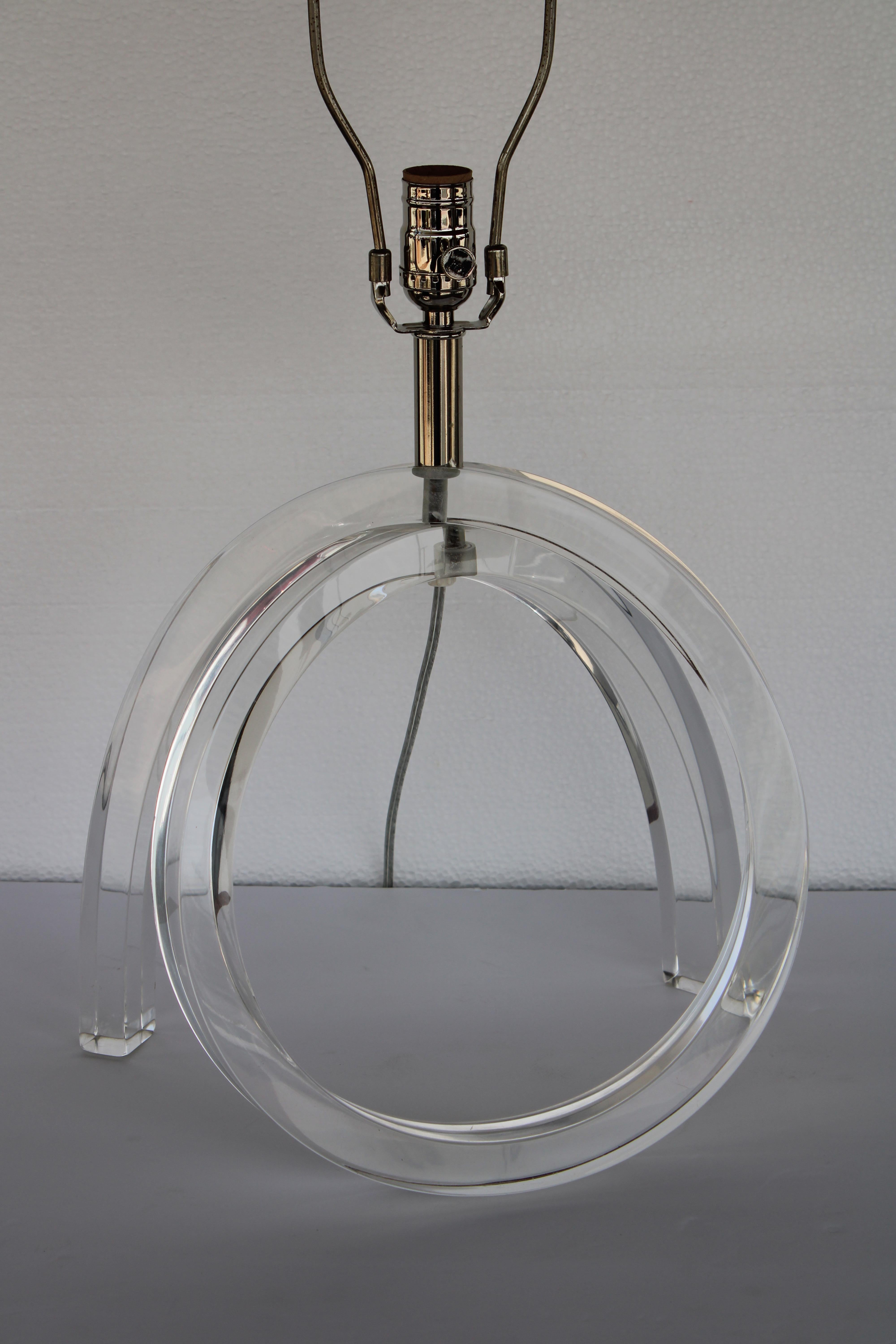 Mid-Century Modern Lampe en Lucite attribuée à Astrolite pour la Ritts Company, Los Angeles, CA en vente