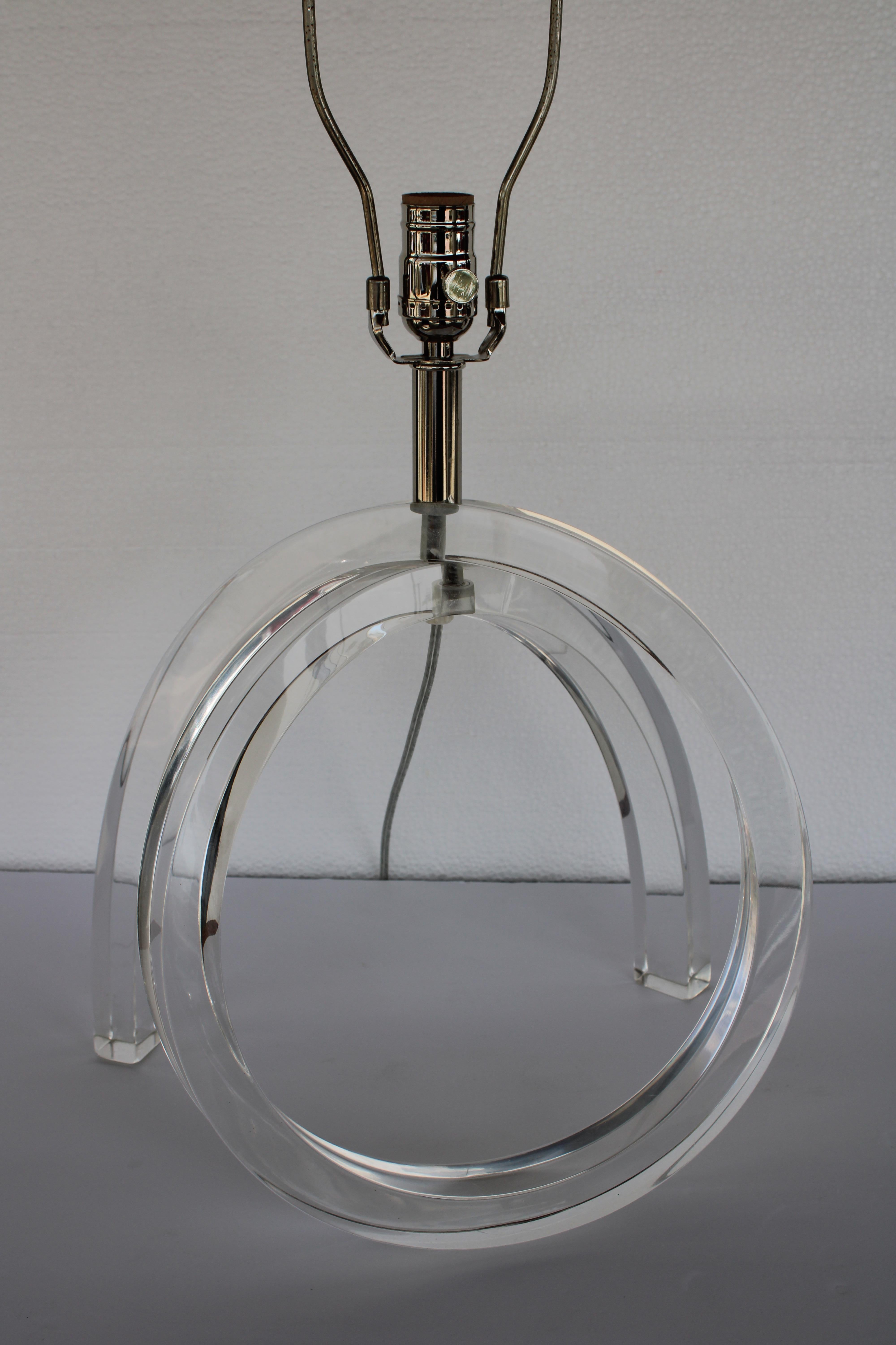 Américain Lampe en Lucite attribuée à Astrolite pour la Ritts Company, Los Angeles, CA en vente