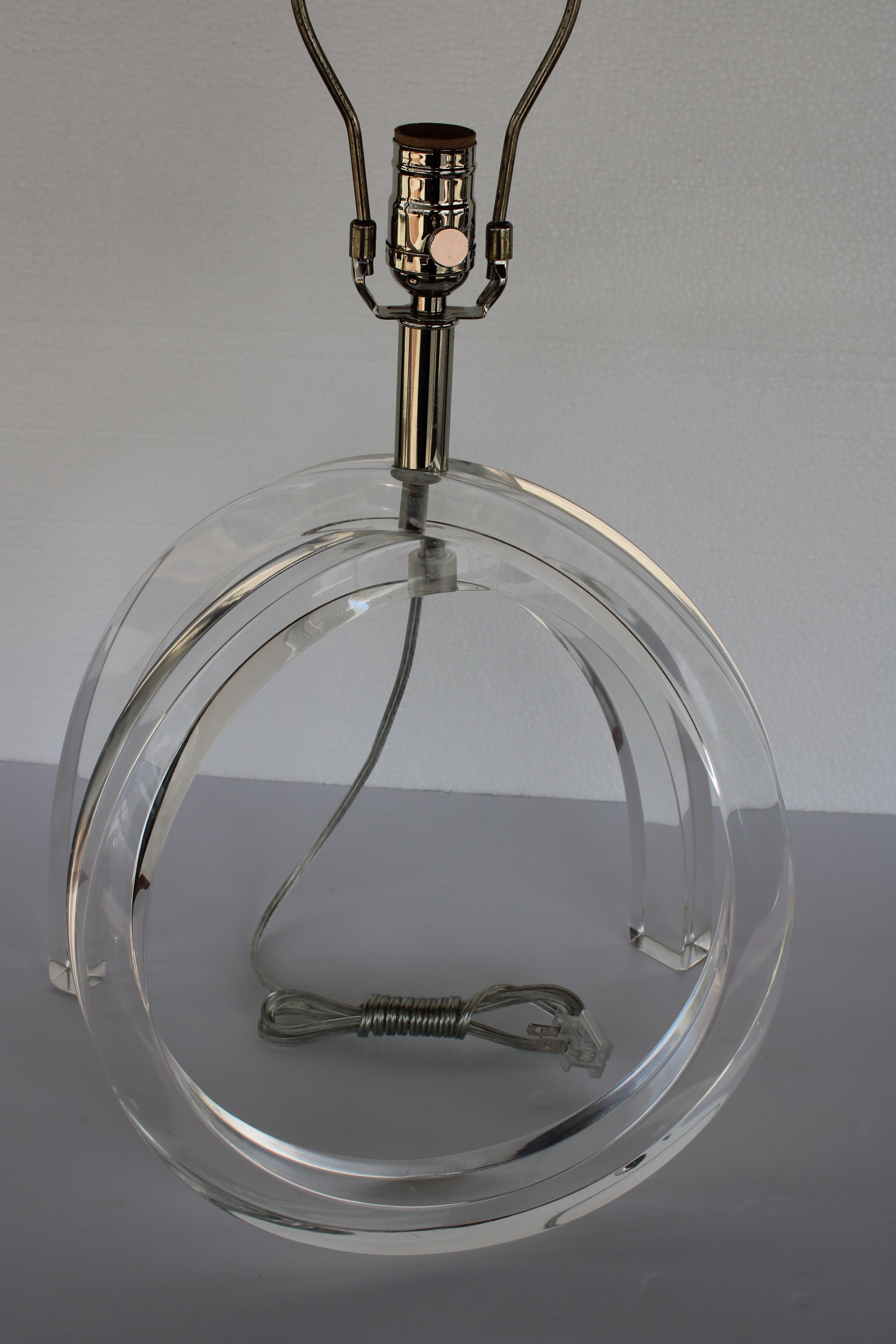 Aluminium Lampe en Lucite attribuée à Astrolite pour la Ritts Company, Los Angeles, CA en vente