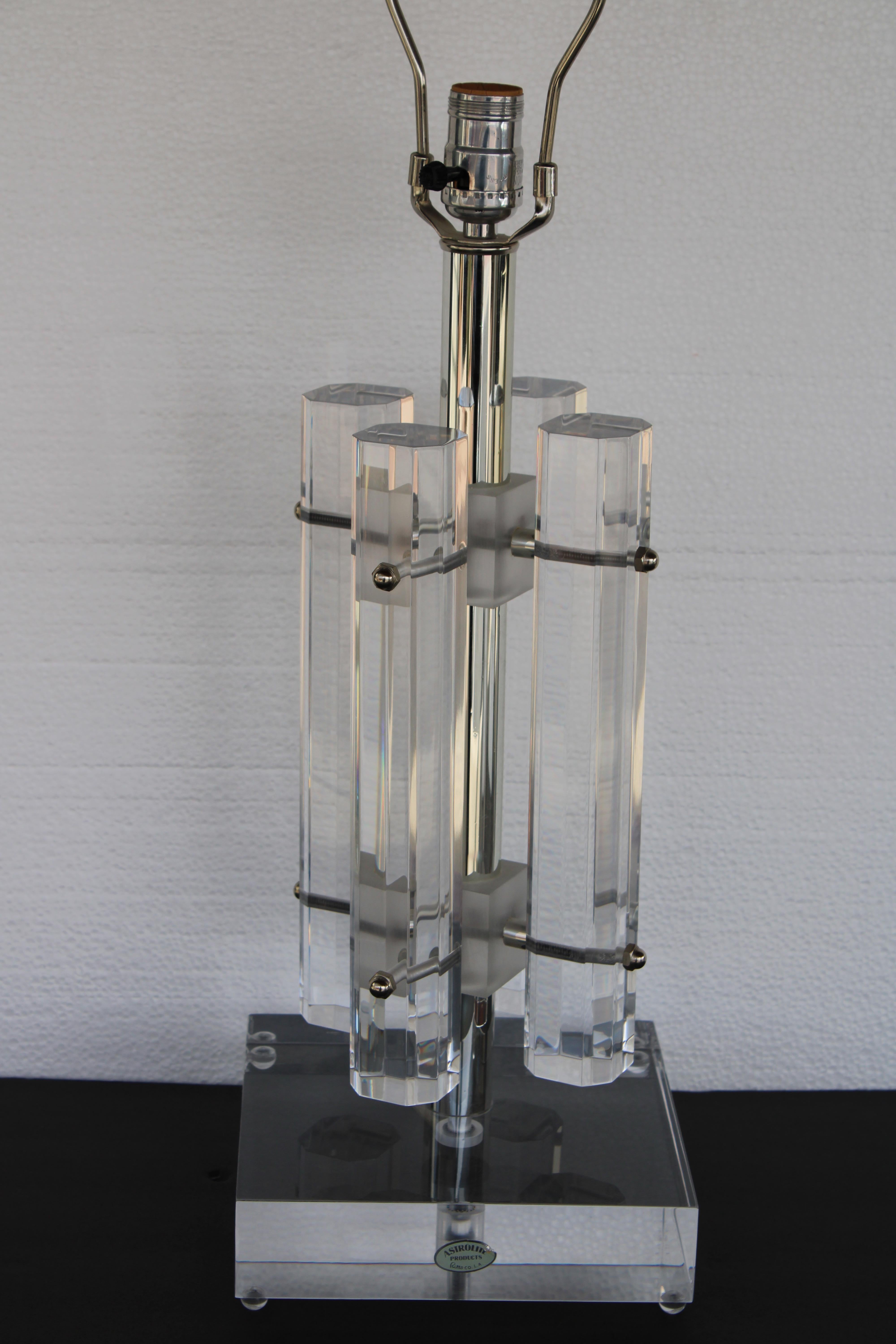 Lucite-Lampe von Astrolite für die Ritts Company, Los Angeles, Kalifornien (amerikanisch) im Angebot