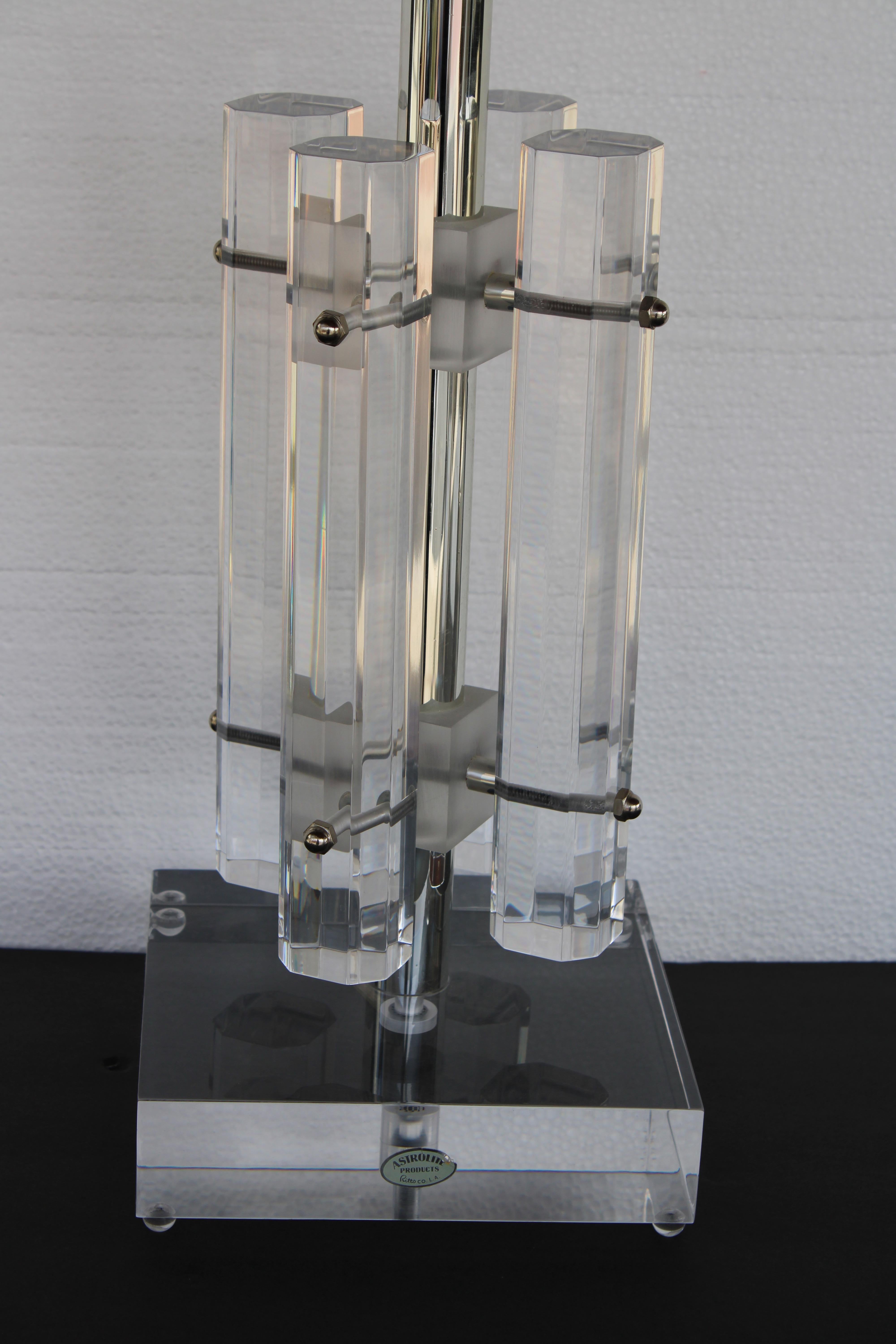 Lucite-Lampe von Astrolite für die Ritts Company, Los Angeles, Kalifornien im Zustand „Gut“ im Angebot in Palm Springs, CA