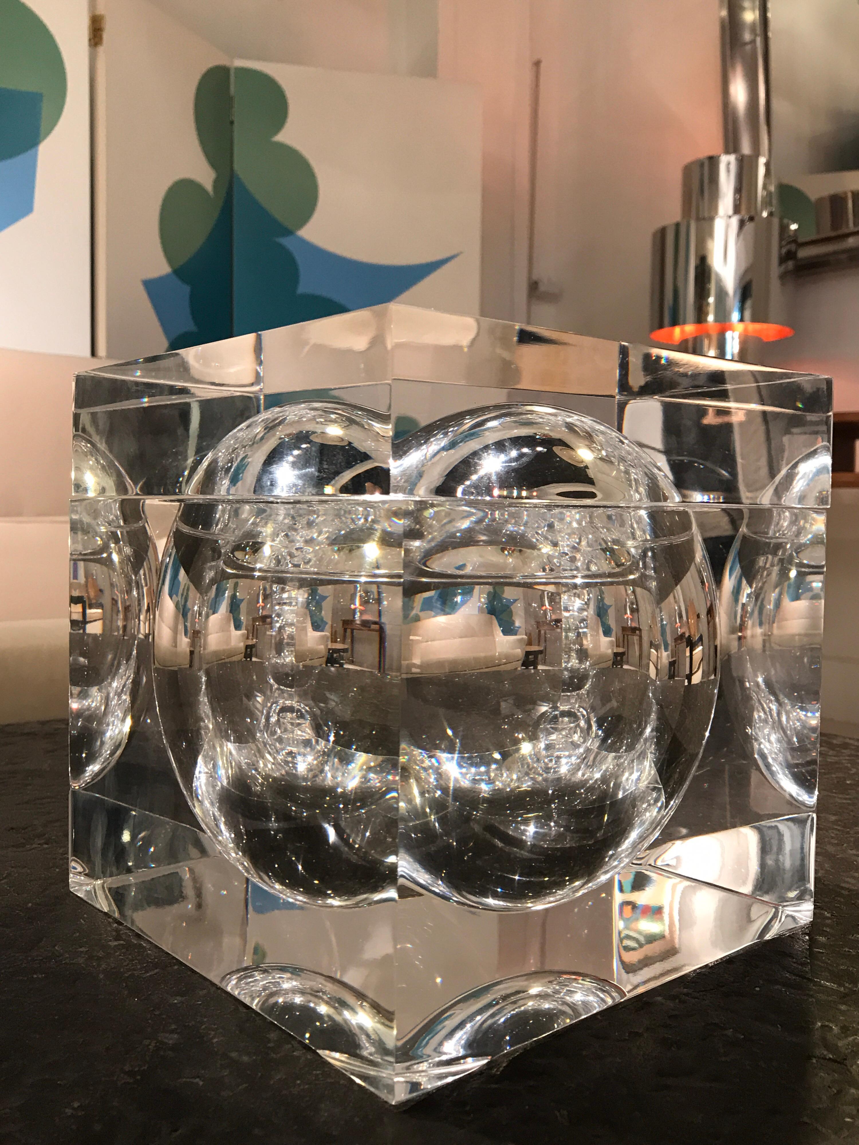 Lucite Large Box In Excellent Condition In Saint-Ouen, FR