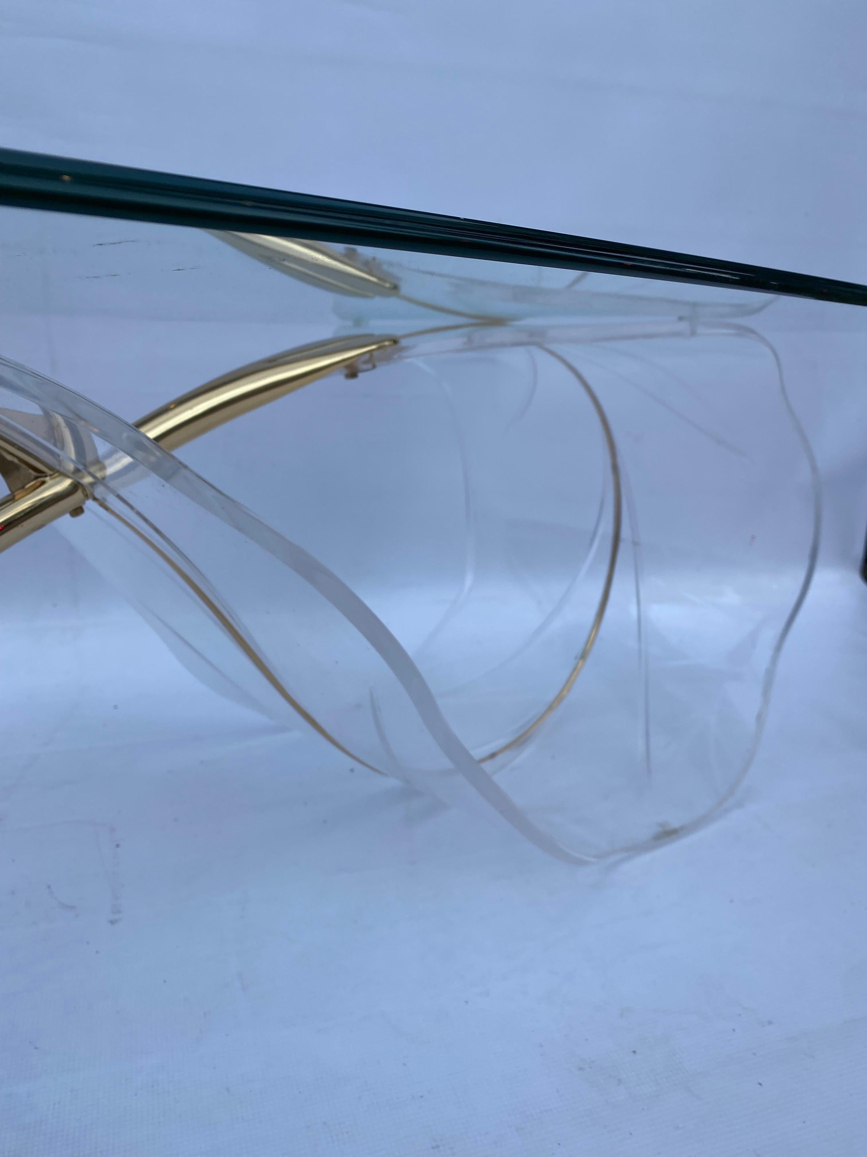 Table basse en laiton et verre Lucite Leaf Hollywood Regency 1970 Italian en vente 10