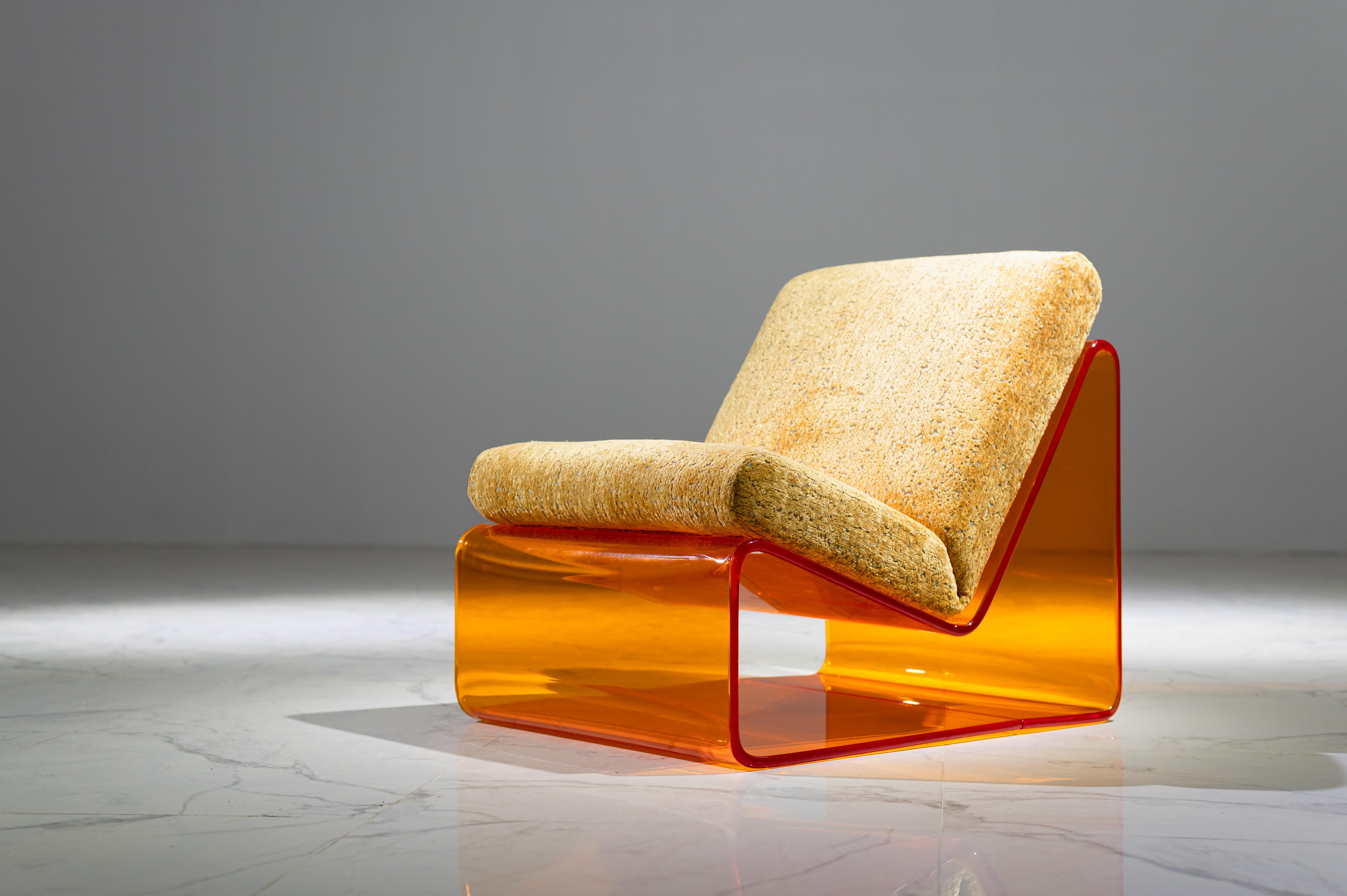Sillón Lucite - Sillón de acrílico moderno personalizable negro para maquillaje y acento Art Decó en venta