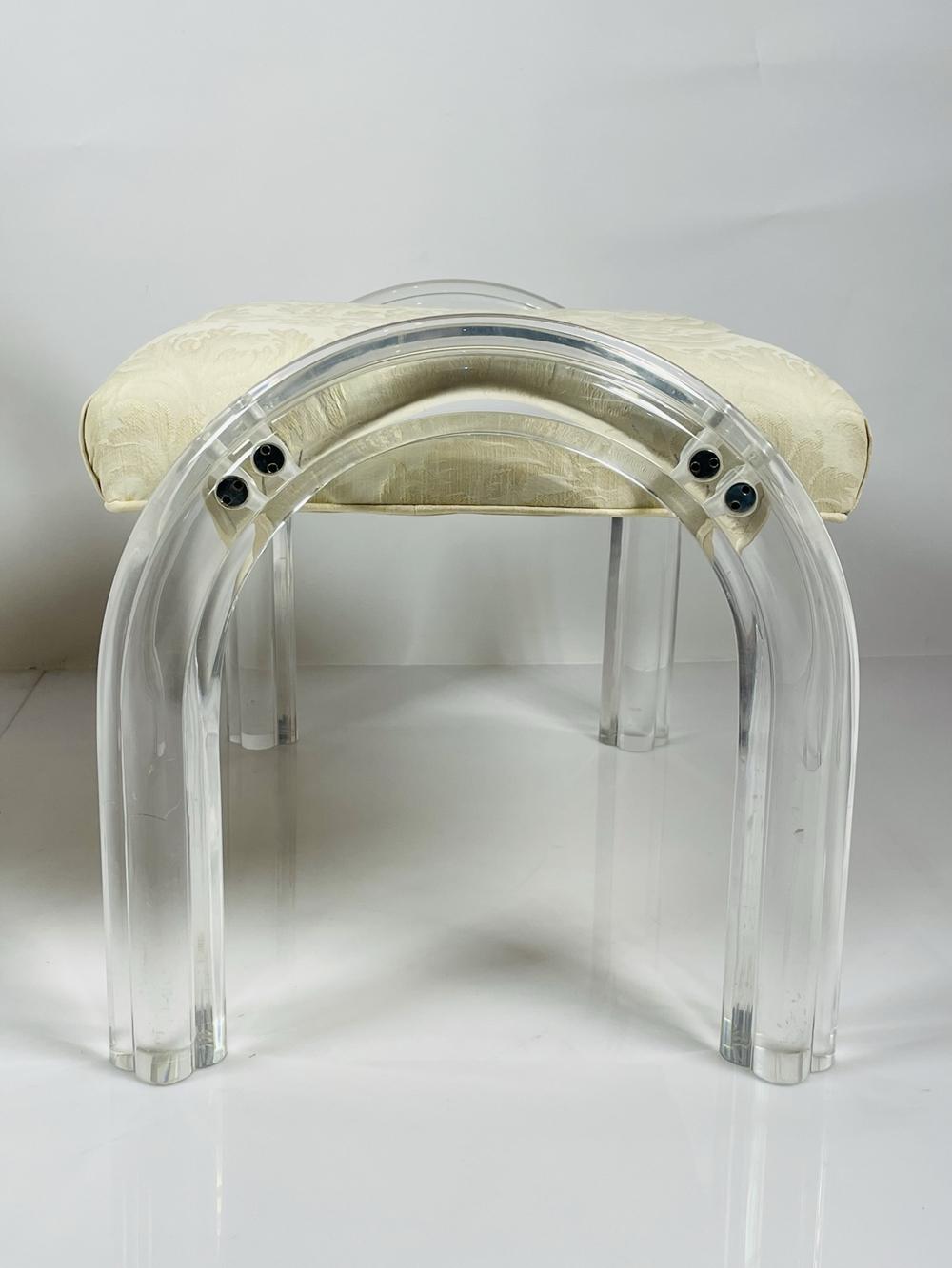 Fauteuil de salon et pouf en Lucite de Charles Hollis Jones, collection Waterfall en vente 5
