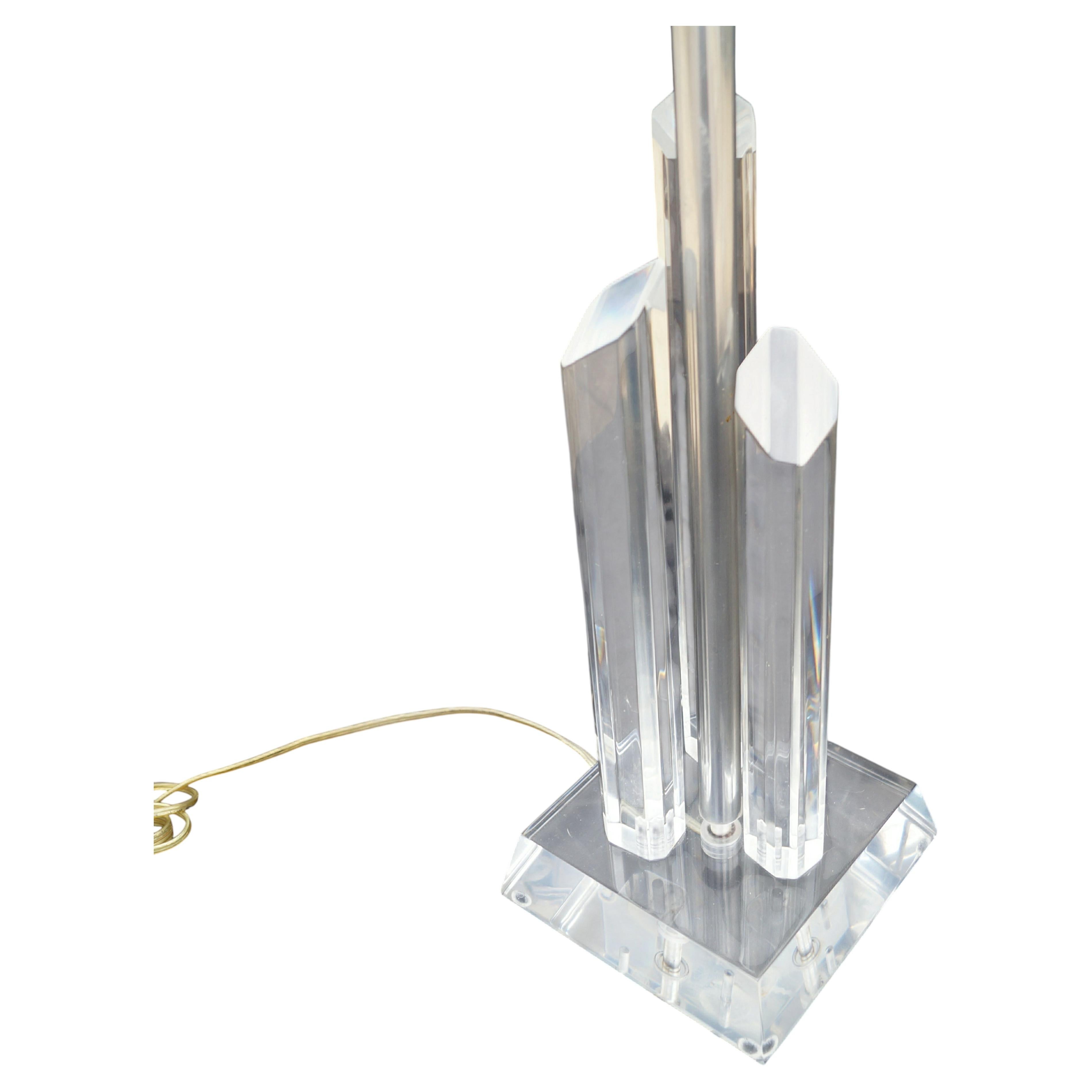 Lucite Mid-Century Modern Hollywood Regency Glacier Table Lamp For Sale