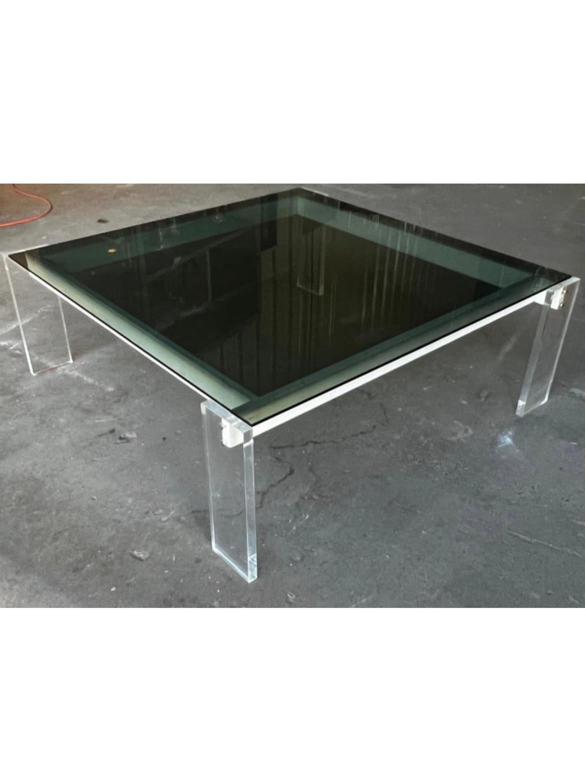 Lucite Mid-Century Modern Italian Coffee Table In Good Condition For Sale In San Angelo, TX