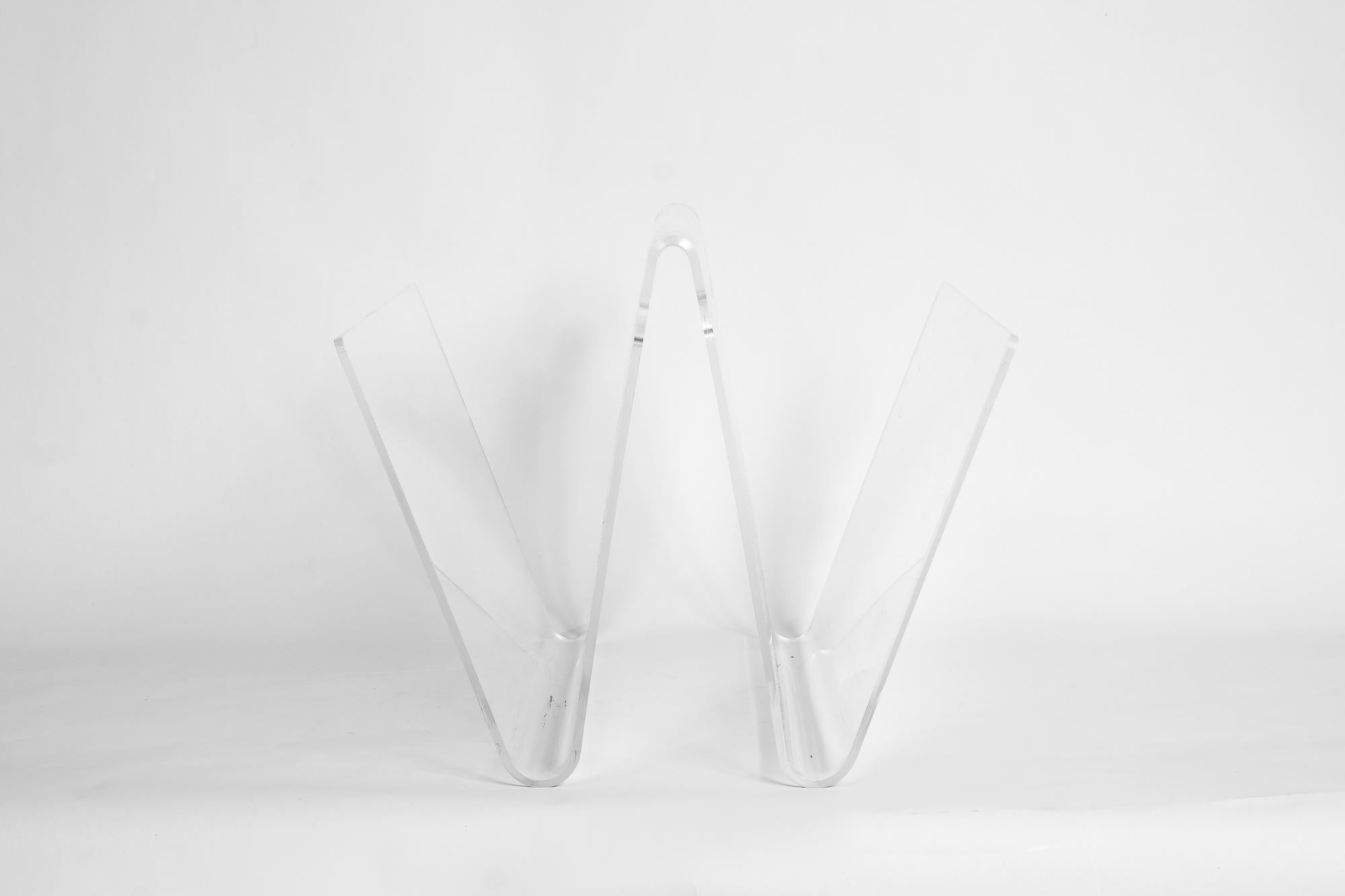 Lucite News Paper Stand, Italy, circa 1970s For Sale 3