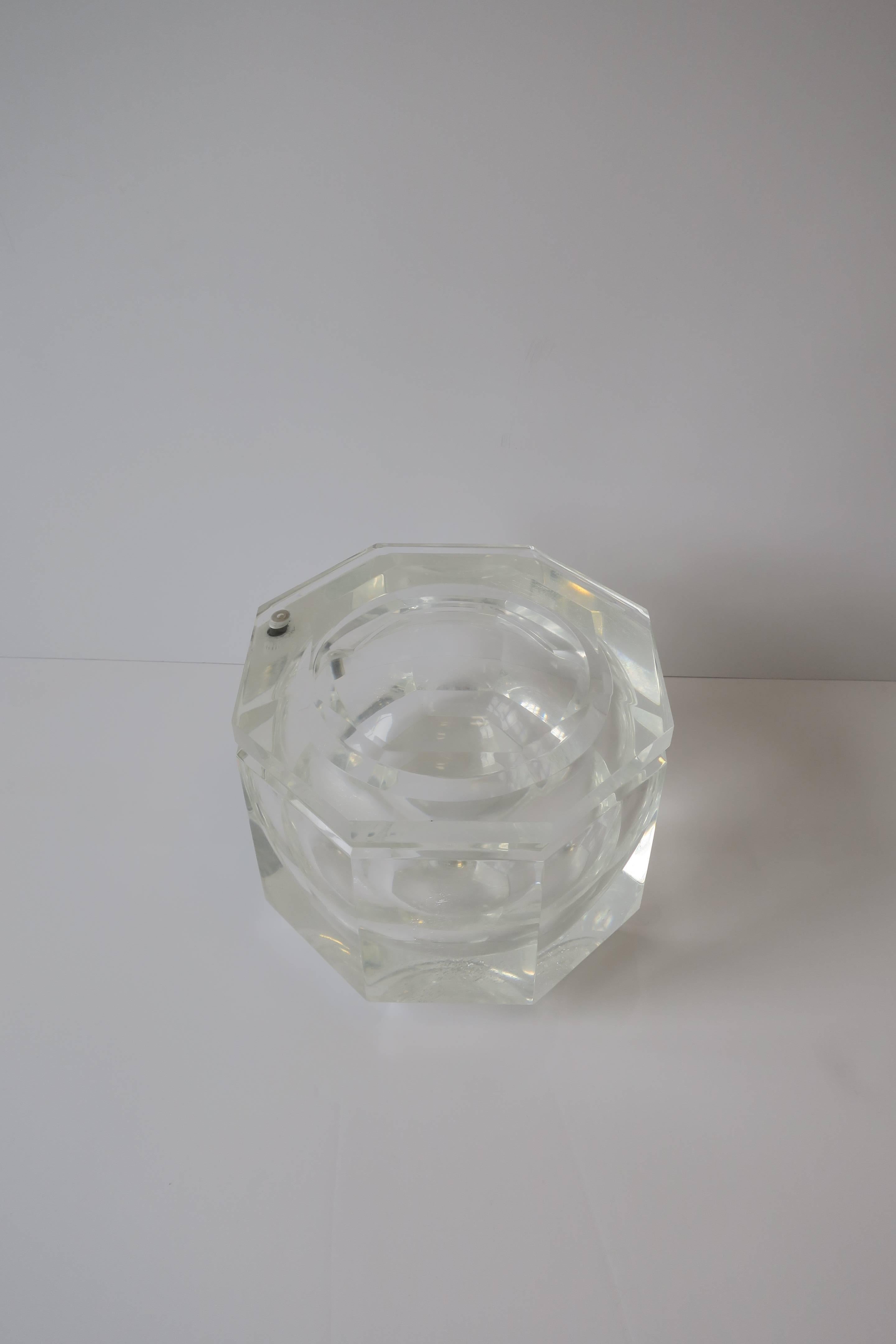 Lucite Octagonal Ice Bucket or Box In Good Condition In New York, NY