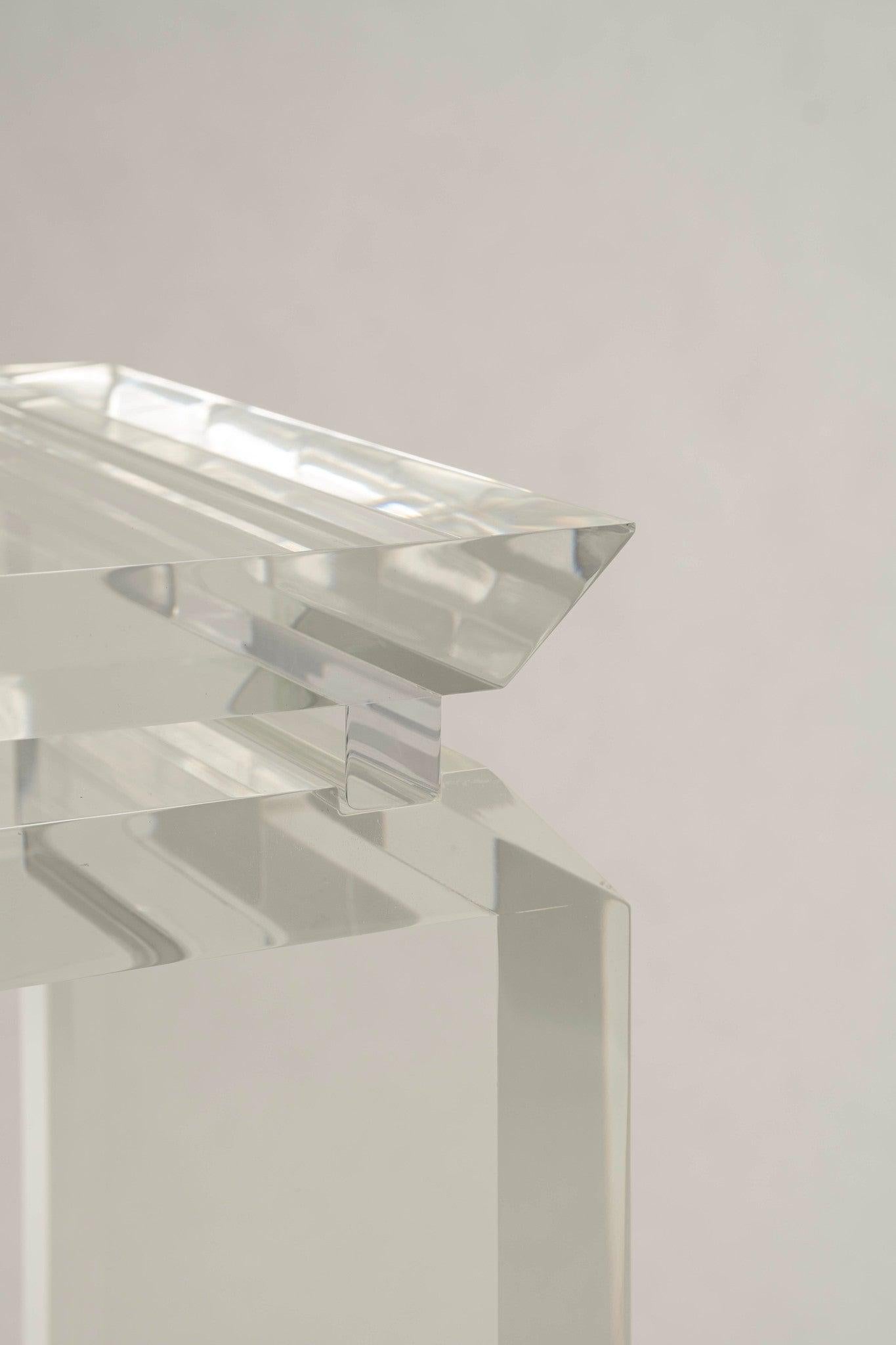 Lucite Pedestal In Good Condition For Sale In Houston, TX