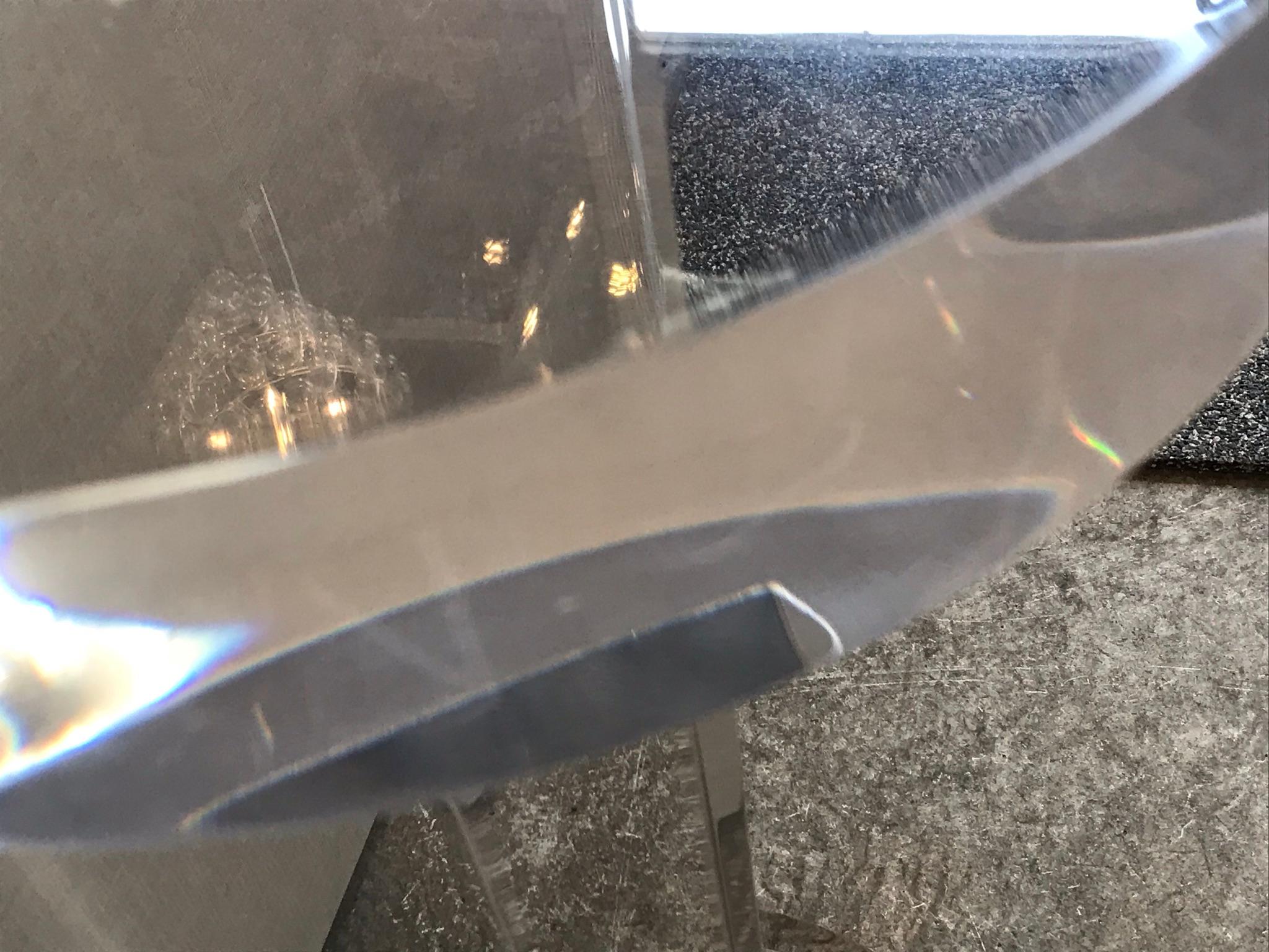 Guéridon Lucite Excellent état - En vente à Winnetka, IL