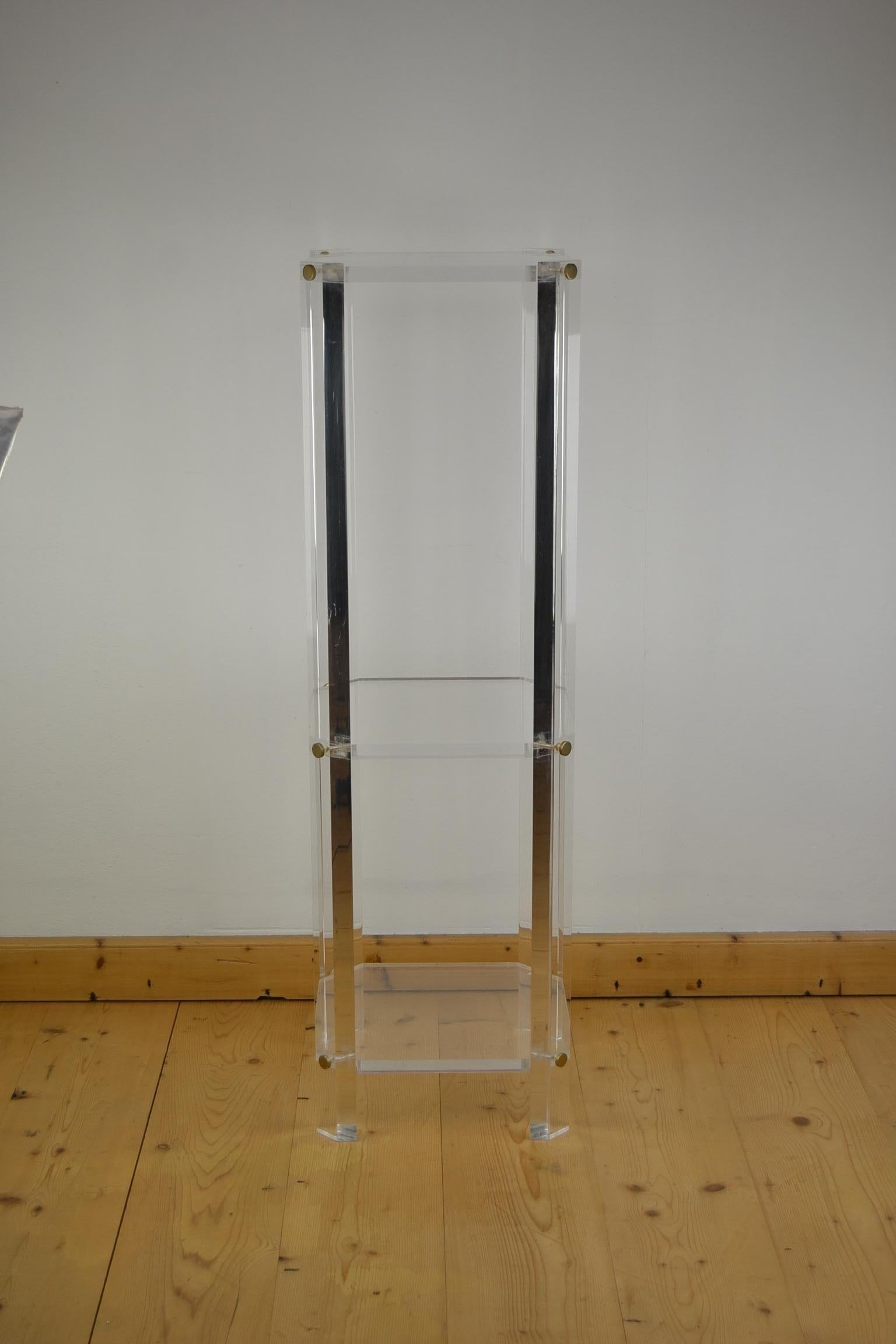 Lucite Pedestal with Canted Corners, 1970s For Sale 3