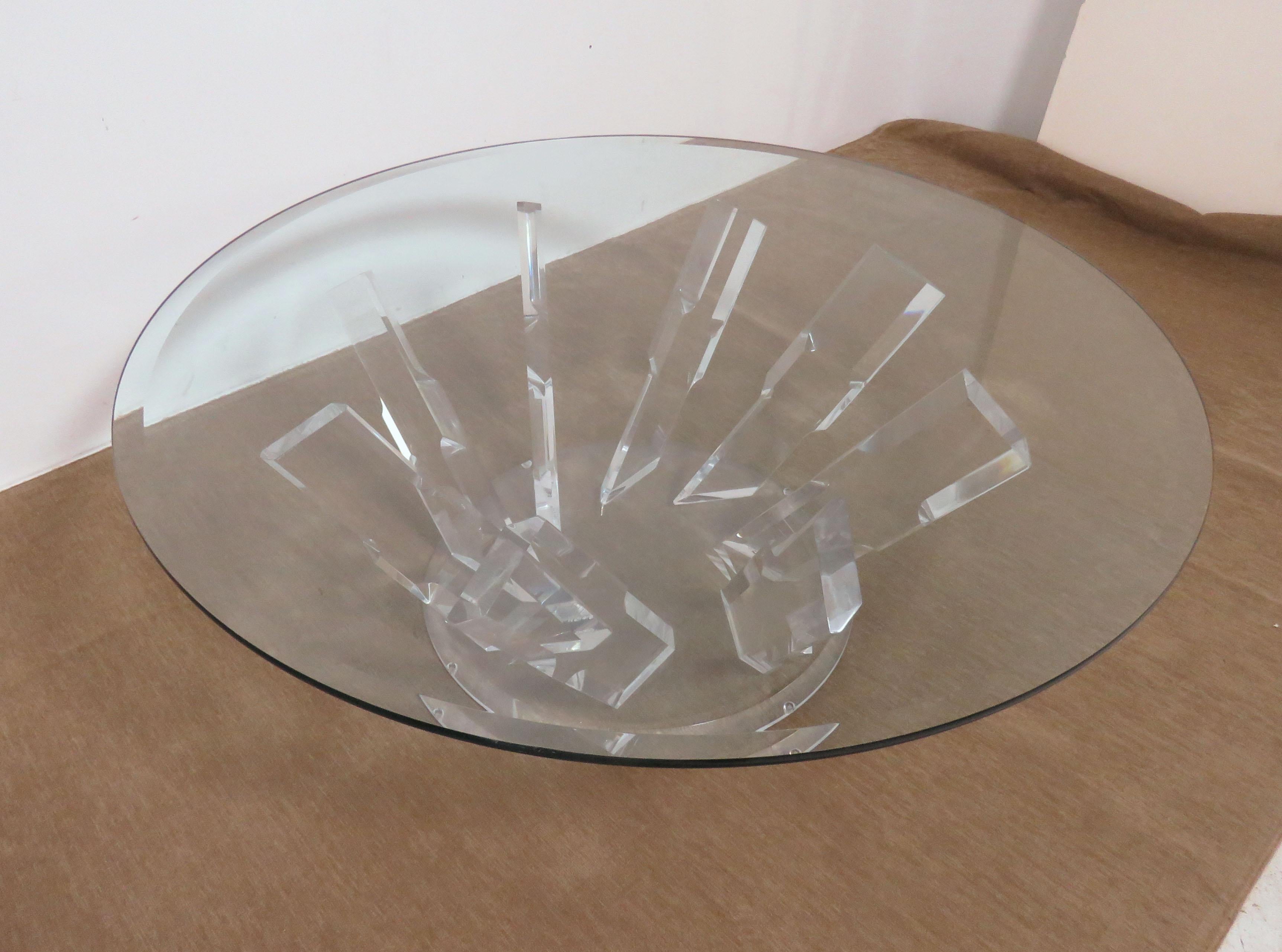 Lucite Pinwheel Form Coffee Table, circa 1980s In Good Condition In Peabody, MA