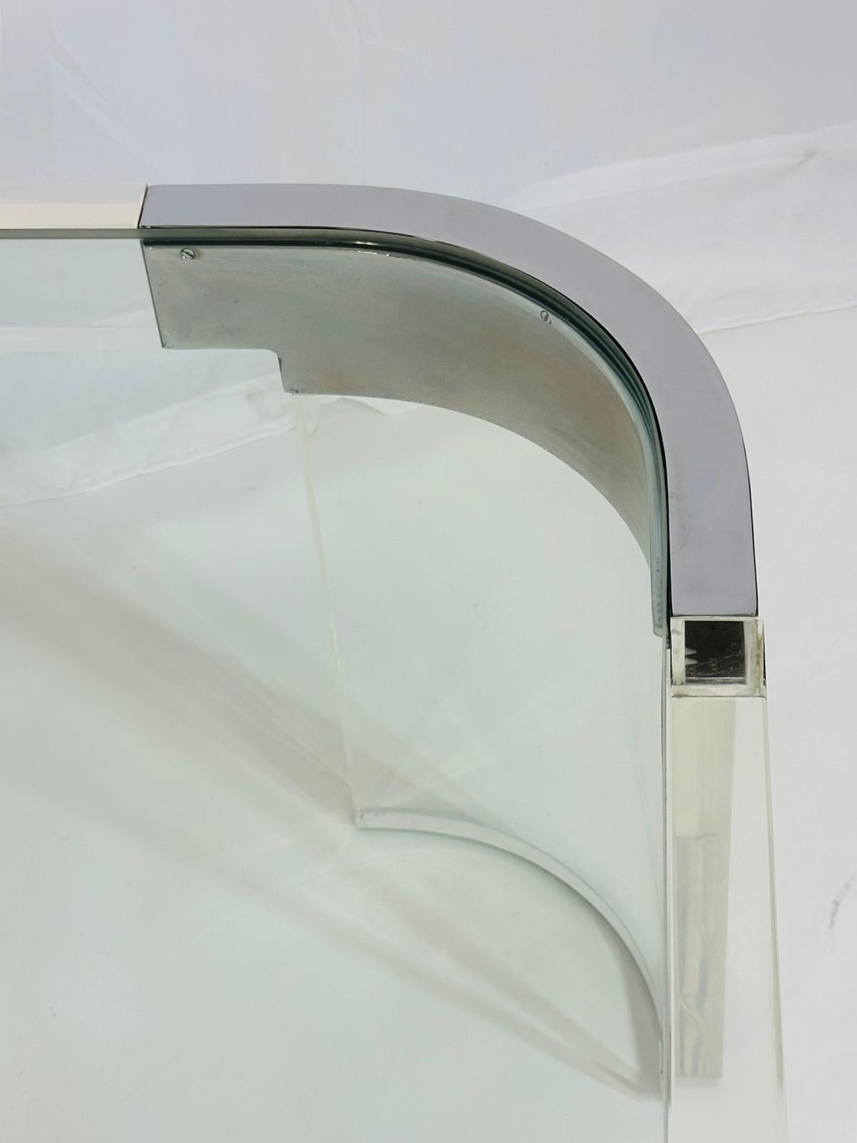 Table basse en Lucite et nickel poli par Charles Hollis Jones en vente 3