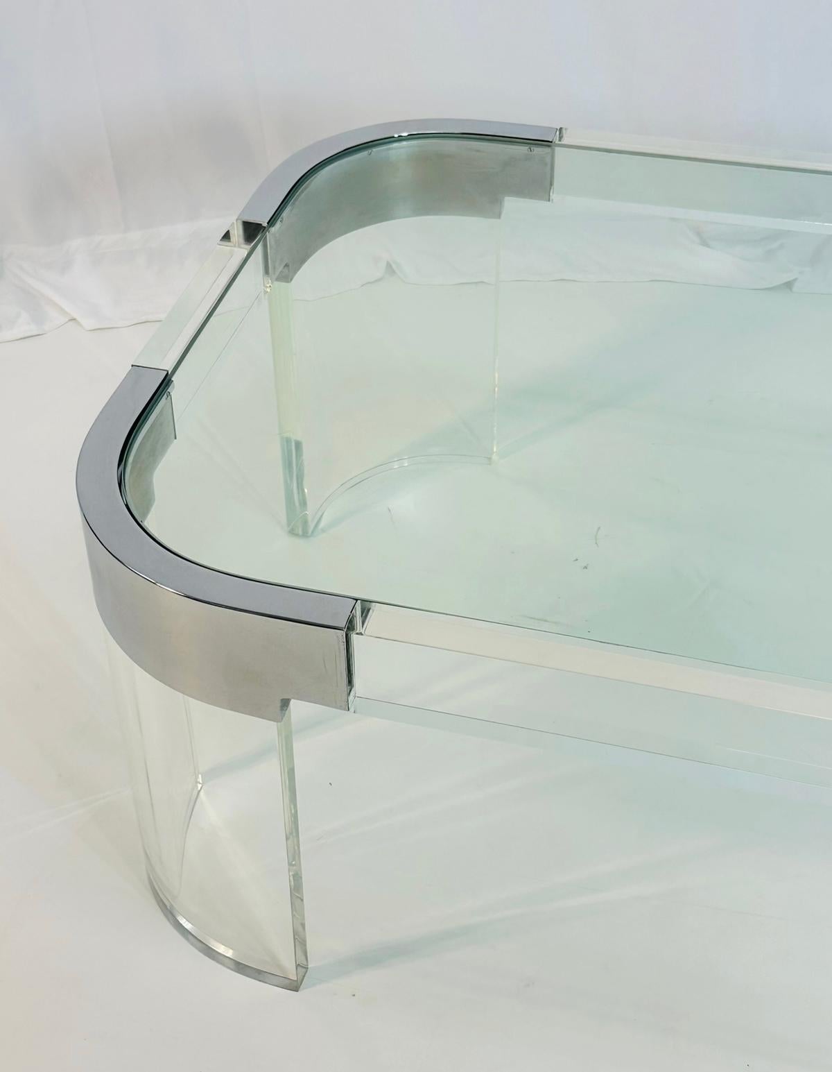 Table basse en Lucite et nickel poli par Charles Hollis Jones en vente 7