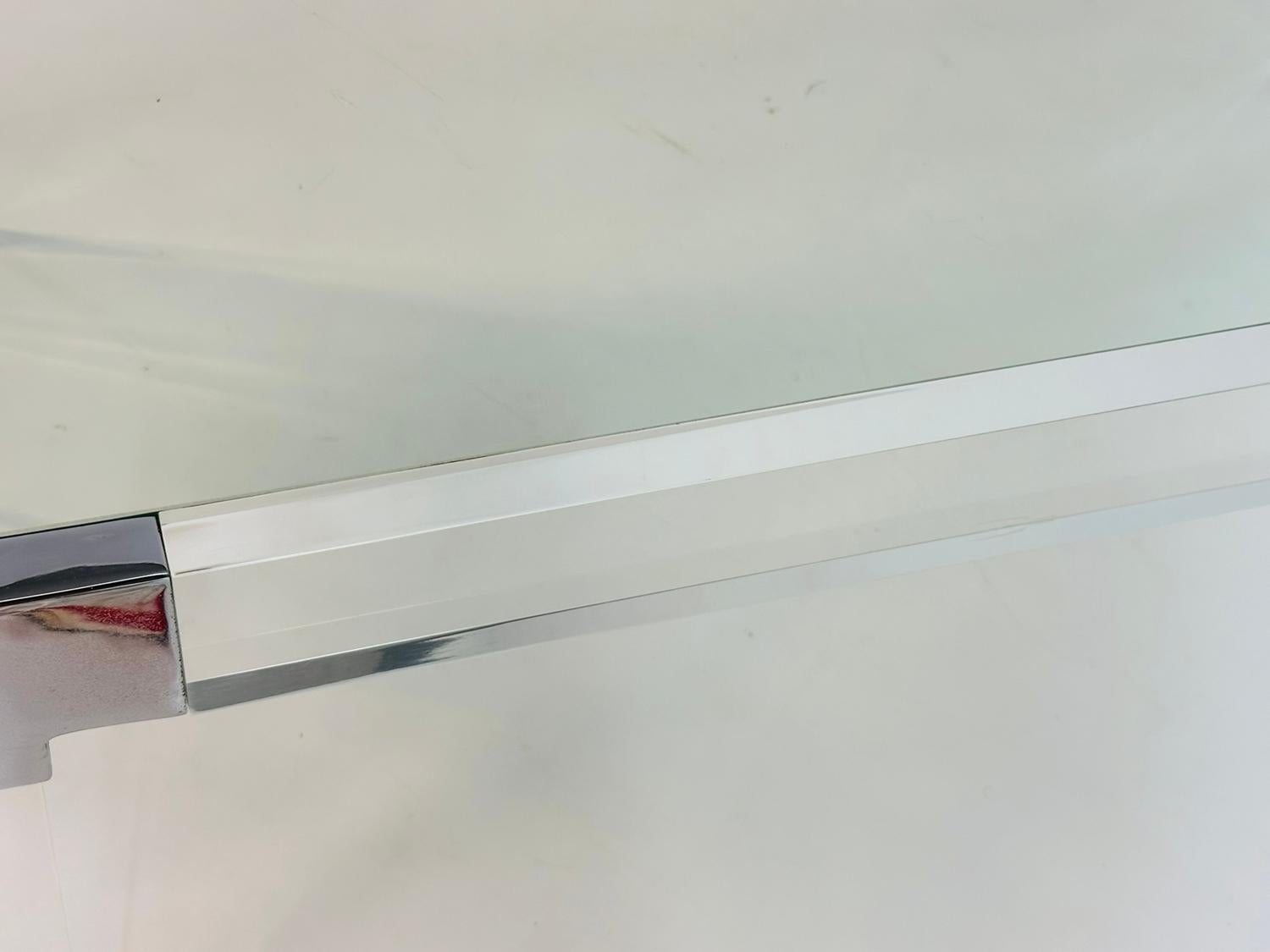 Table basse en Lucite et nickel poli par Charles Hollis Jones en vente 9