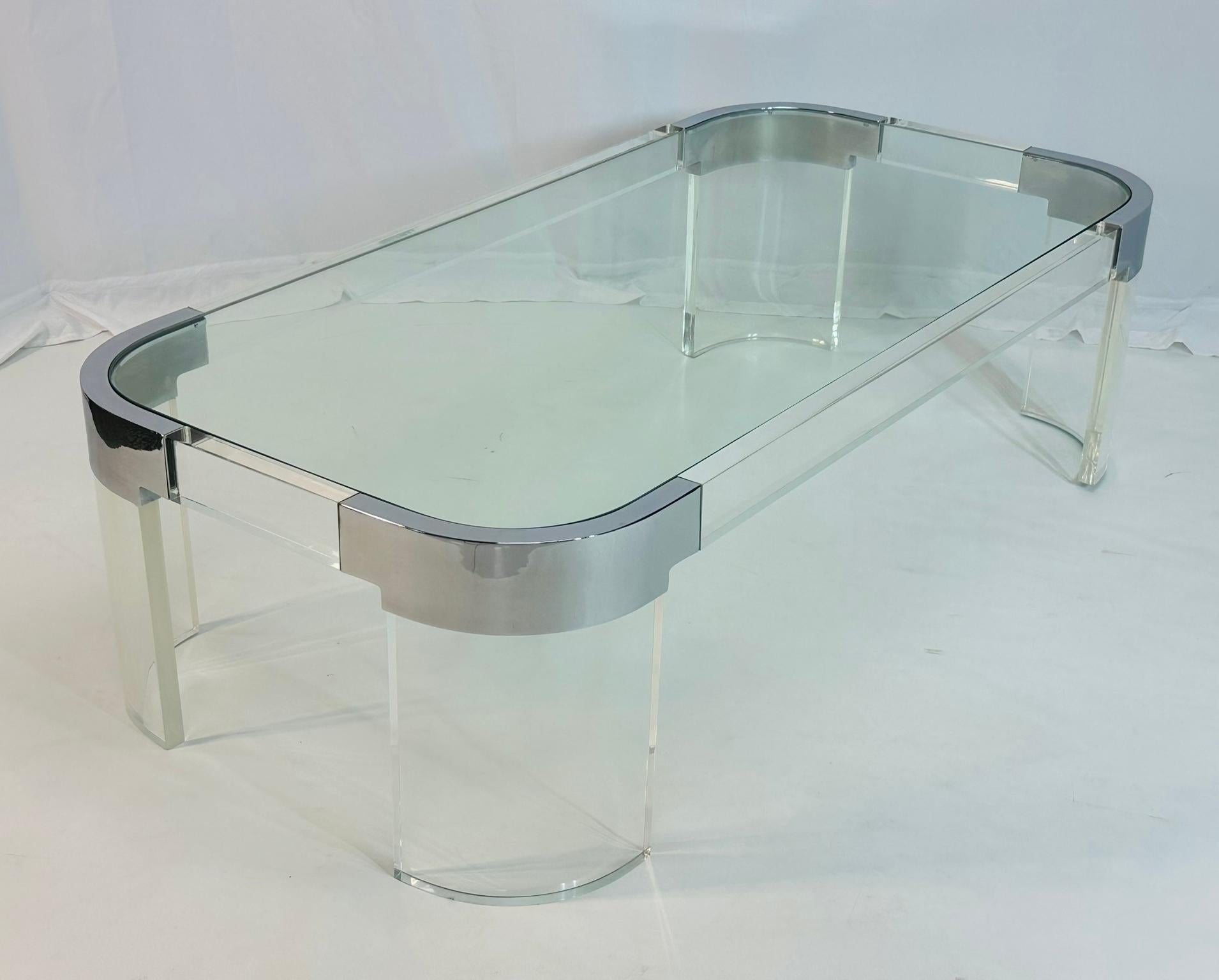Verre Table basse en Lucite et nickel poli par Charles Hollis Jones en vente