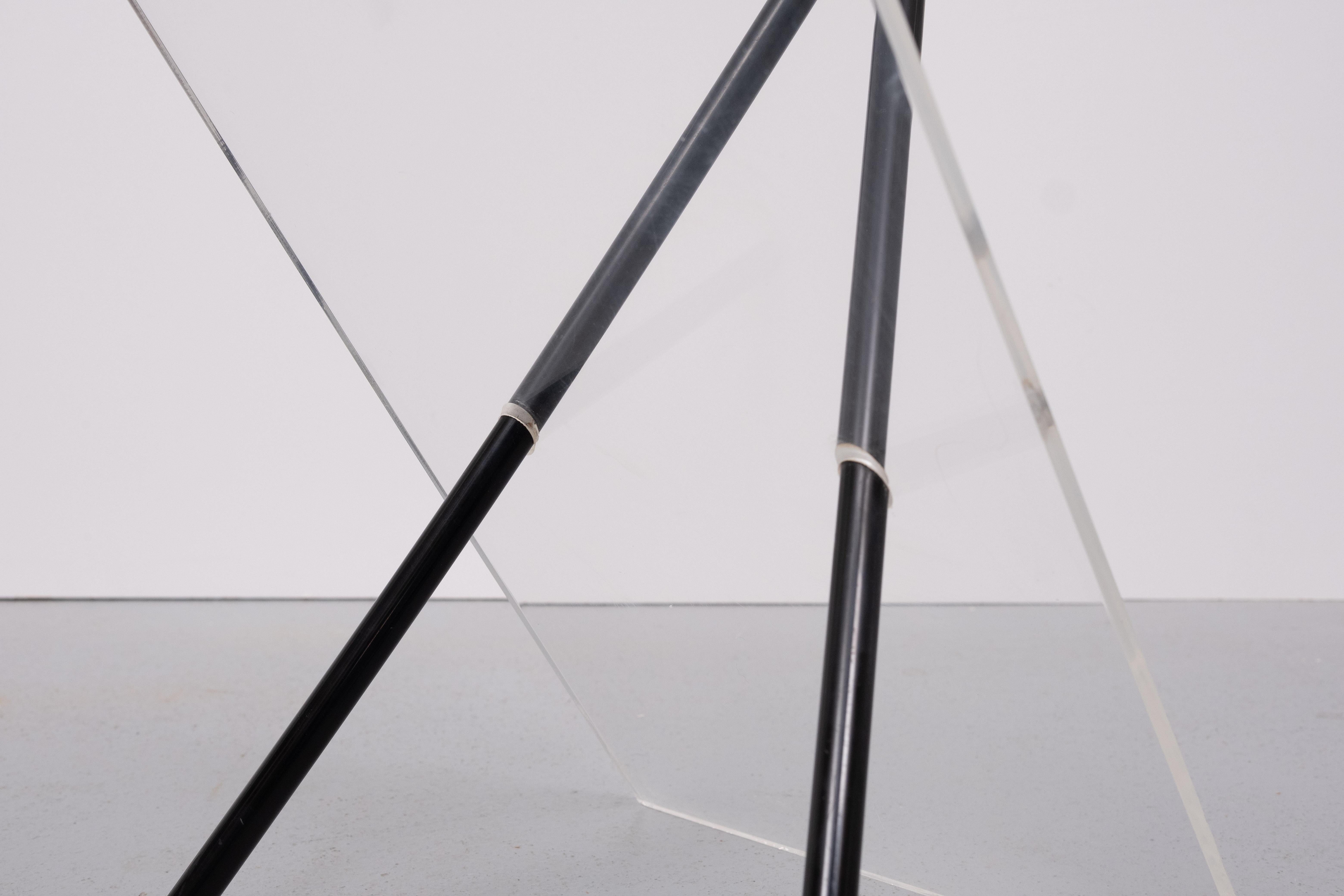 Postmoderne Tables d'appoint post-modernes Lucite  par  Lui Art/One Design/One Design  1980s en vente