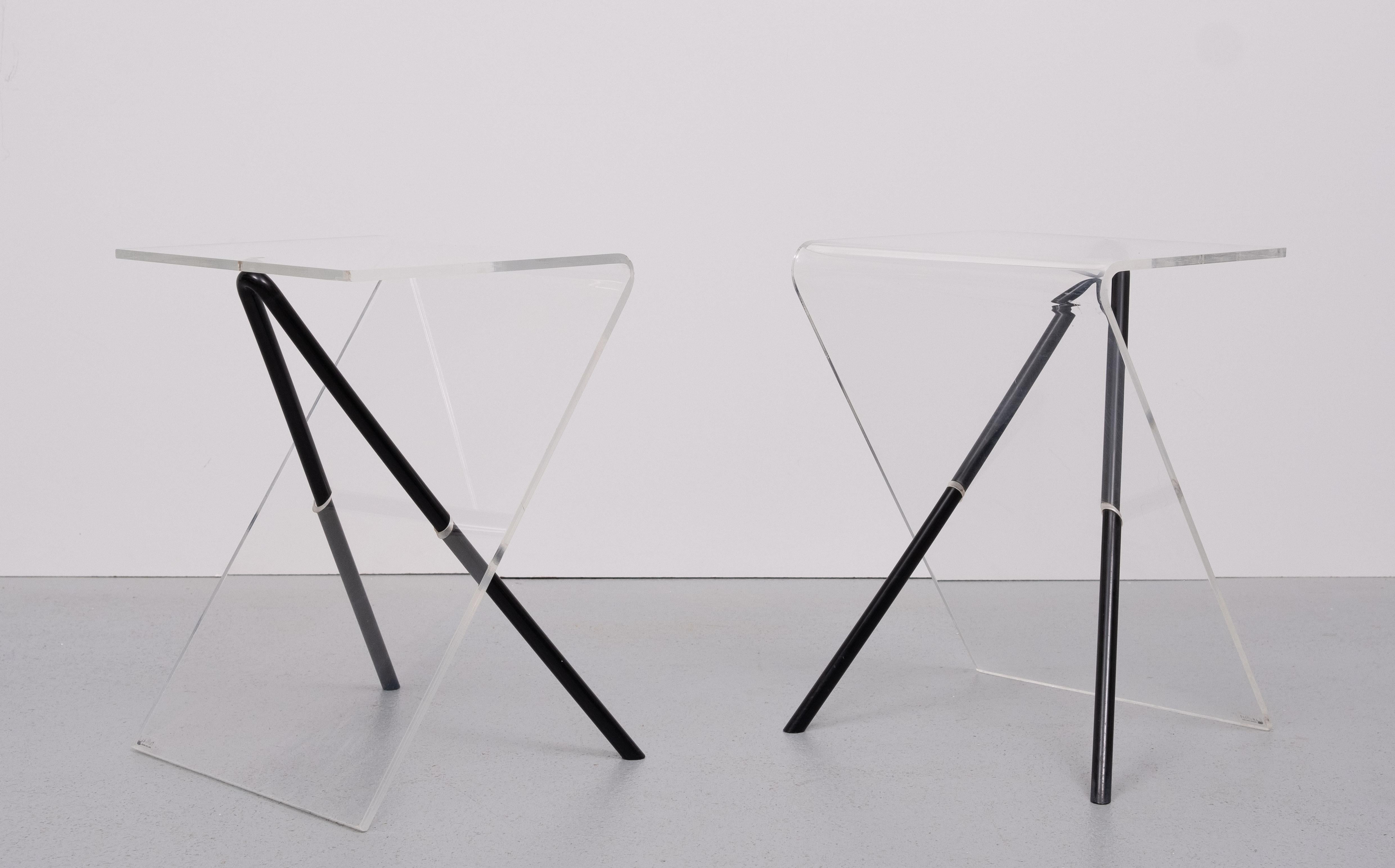Tables d'appoint post-modernes Lucite  par  Lui Art/One Design/One Design  1980s en vente 3