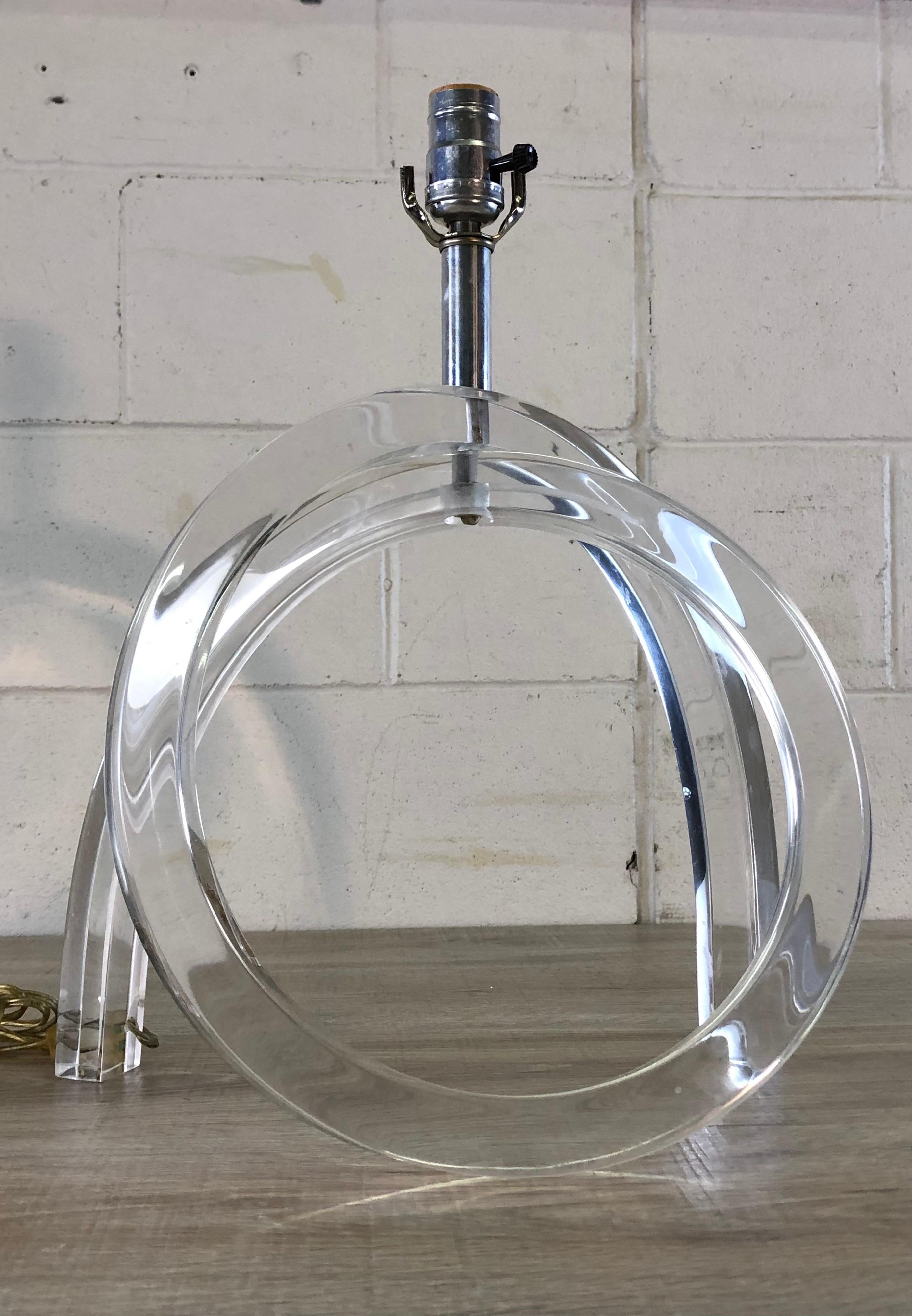 Vintage 1970s lucite “Pretzel” table lamp designed by Herb Ritts for Astrolite of Los Angeles California. Excellent used condition, no harp is included. This lamp is often attributed to Dorothy Thorpe but is designed by Herb Ritts. No marks.