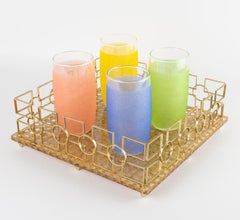 Vassoio da portata quadrato in lucite, rattan e ottone dorato, circa 1970