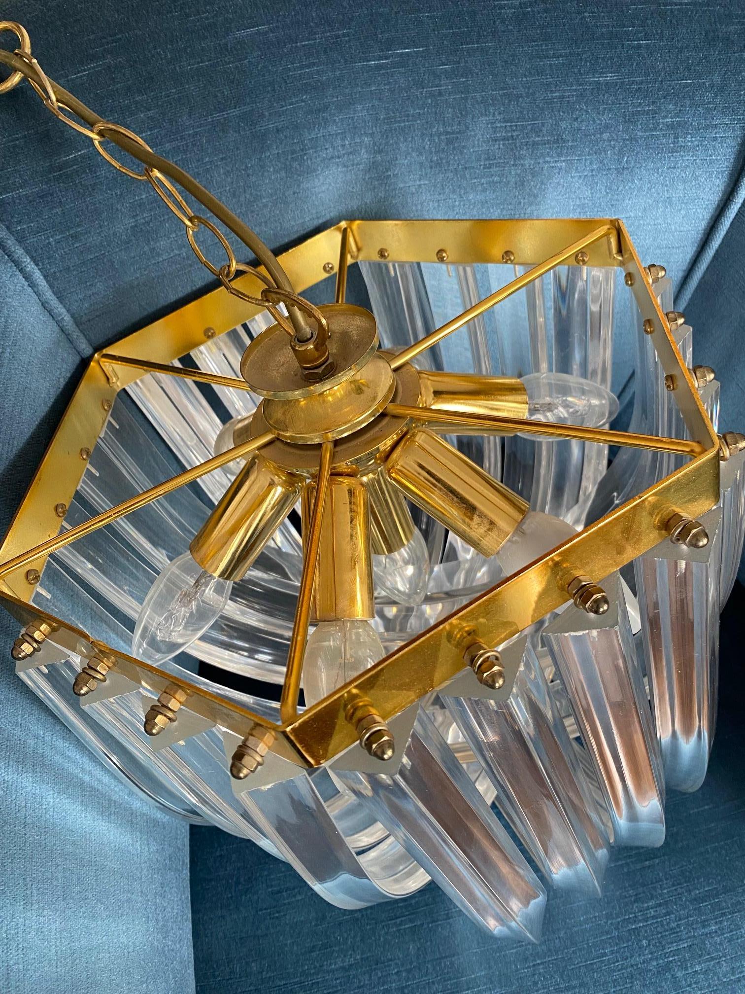 Italian Lucite Ribbon Prism Chandelier in the Style of Triedri and Carlo Nason 1970s For Sale