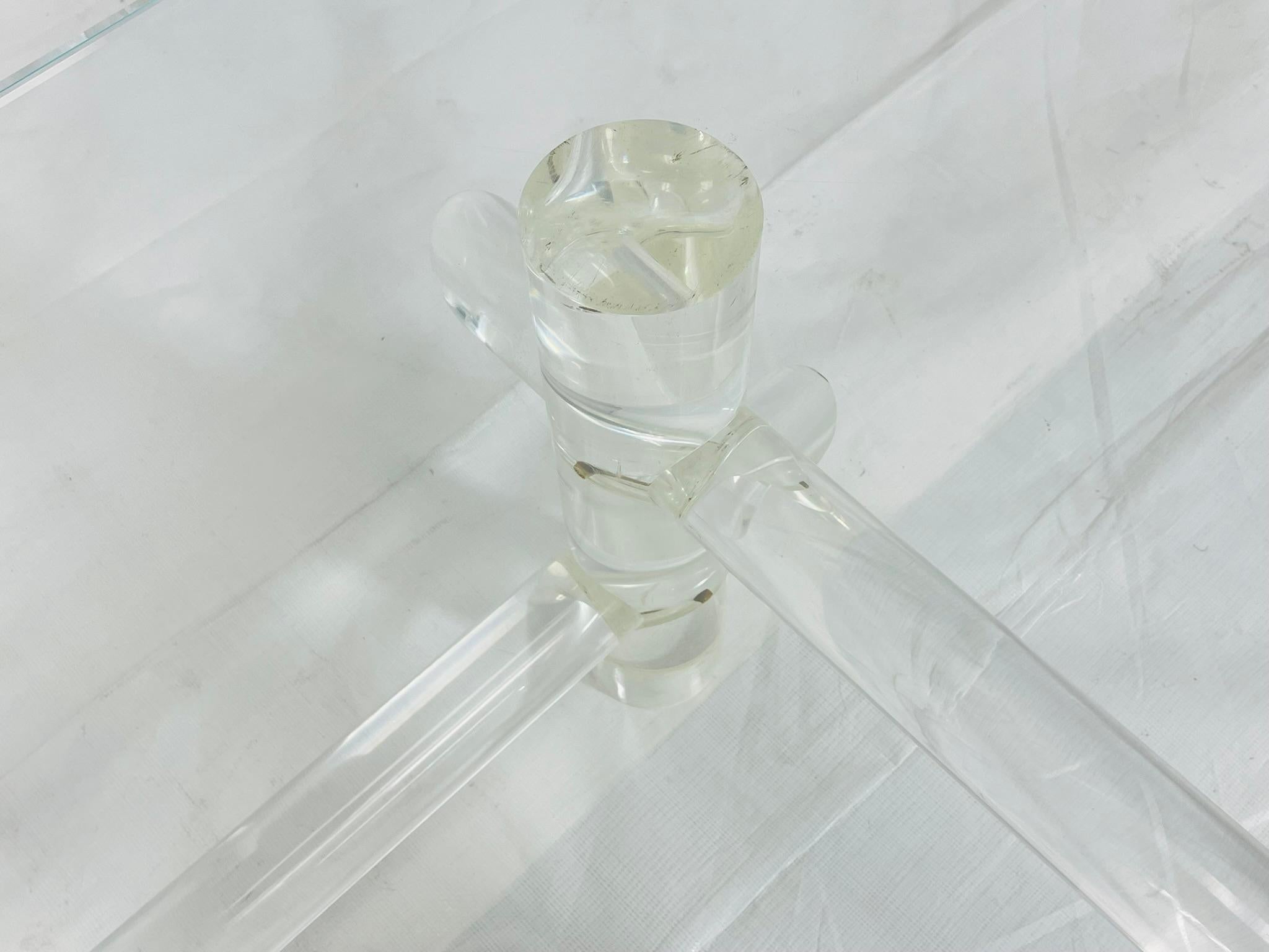 Lucite Rod & Glass Coffee Table Attributed to Les Prismatiques, 1970s en venta 4