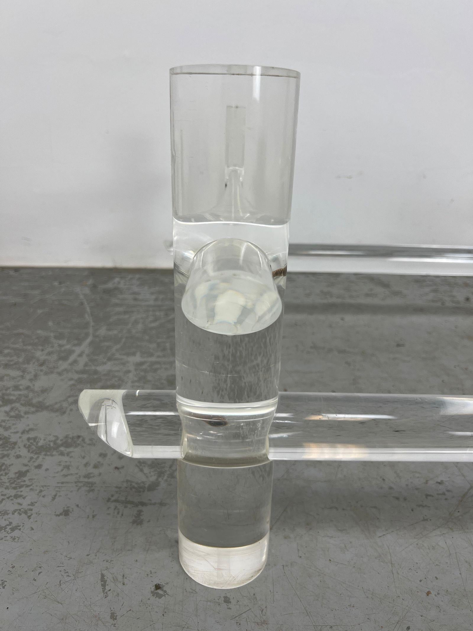 Lucite Rod & Glass Coffee Table Attributed to Les Prismatiques, 1970s en venta 8