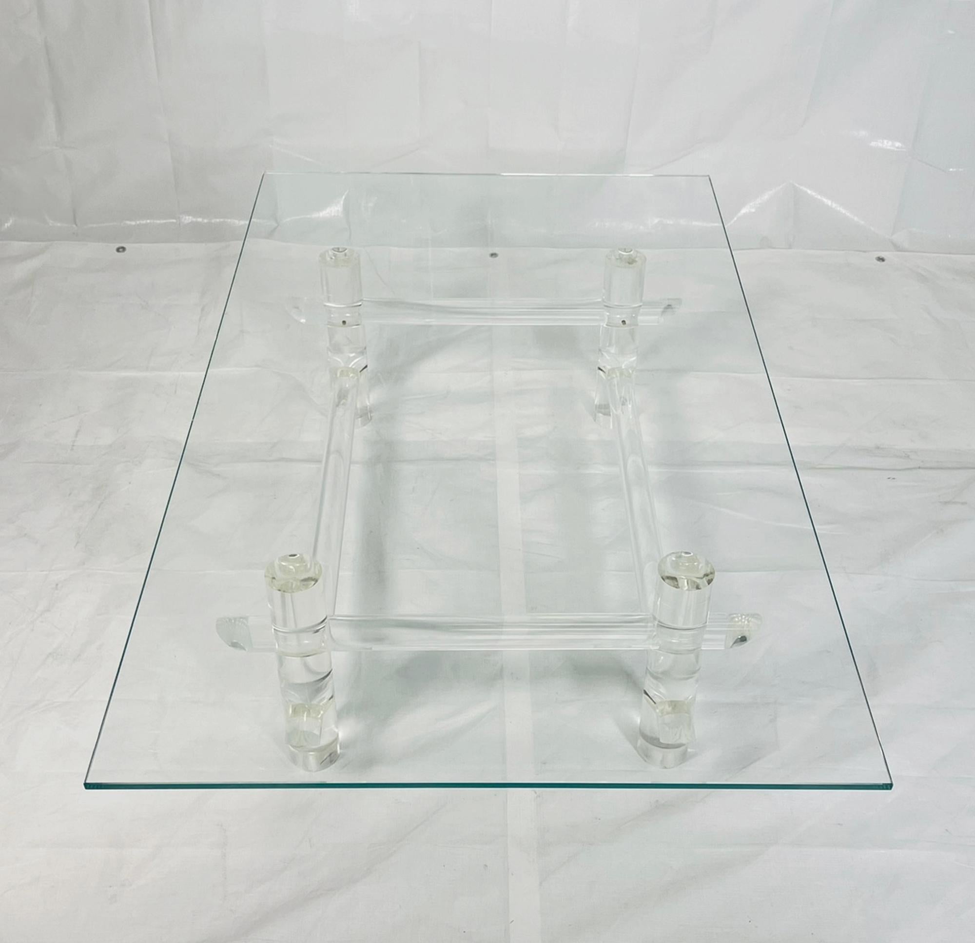 Lucite Rod & Glass Coffee Table Attributed to Les Prismatiques, 1970s Moderno de mediados de siglo en venta