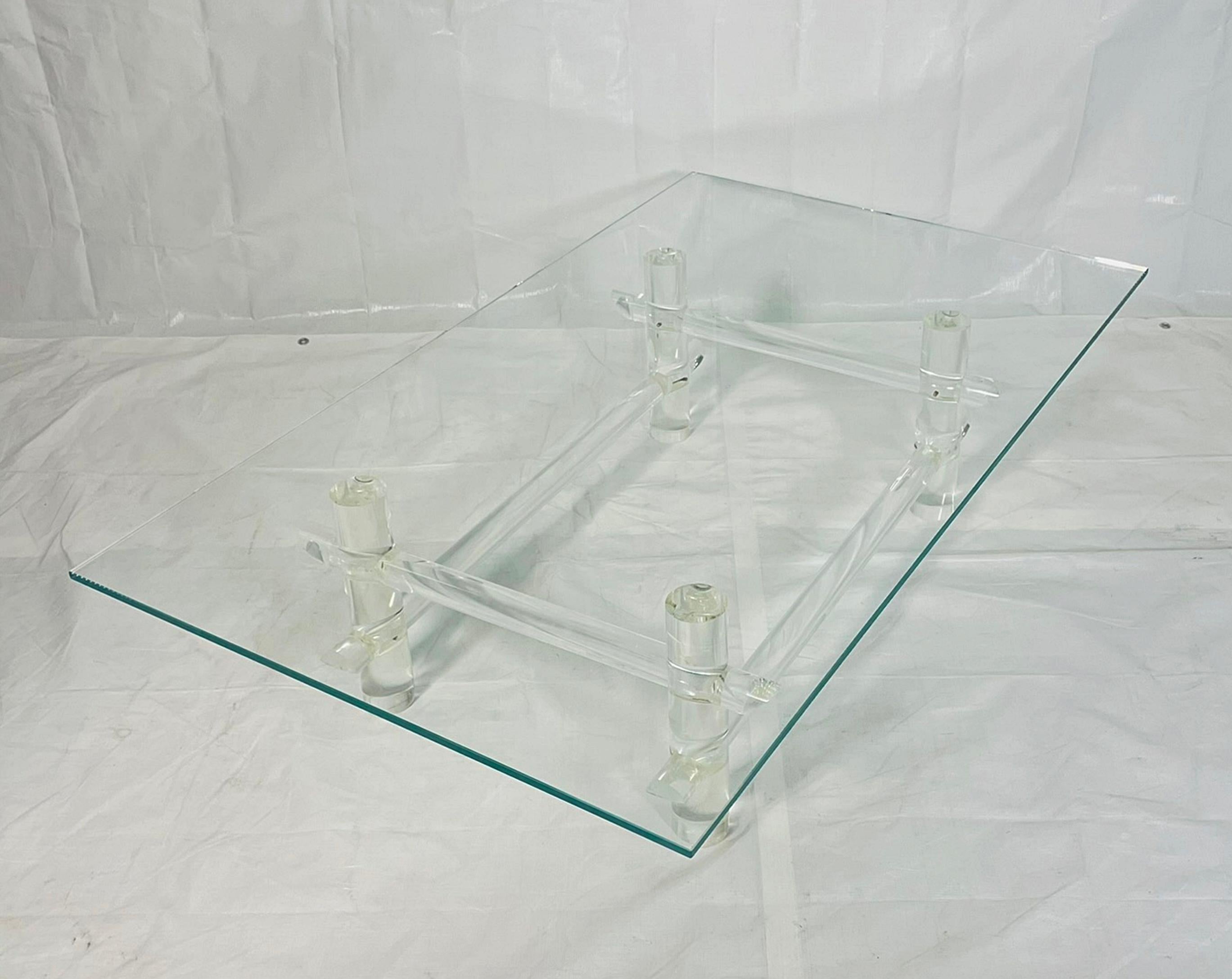 Lucite Rod & Glass Coffee Table Attributed to Les Prismatiques, 1970s en Bueno estado para la venta en Los Angeles, CA