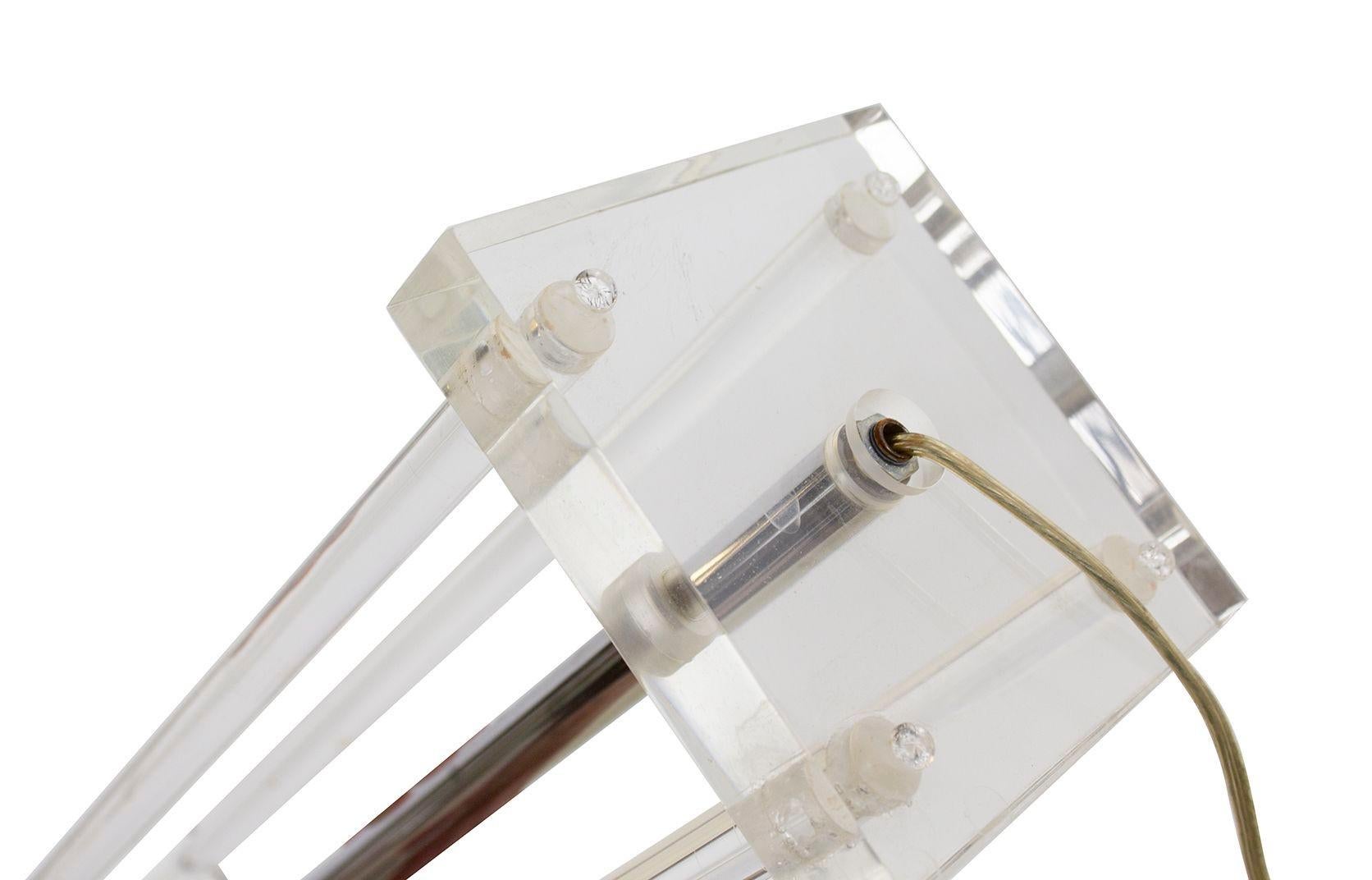 American Lucite Rod Table Lamp For Sale