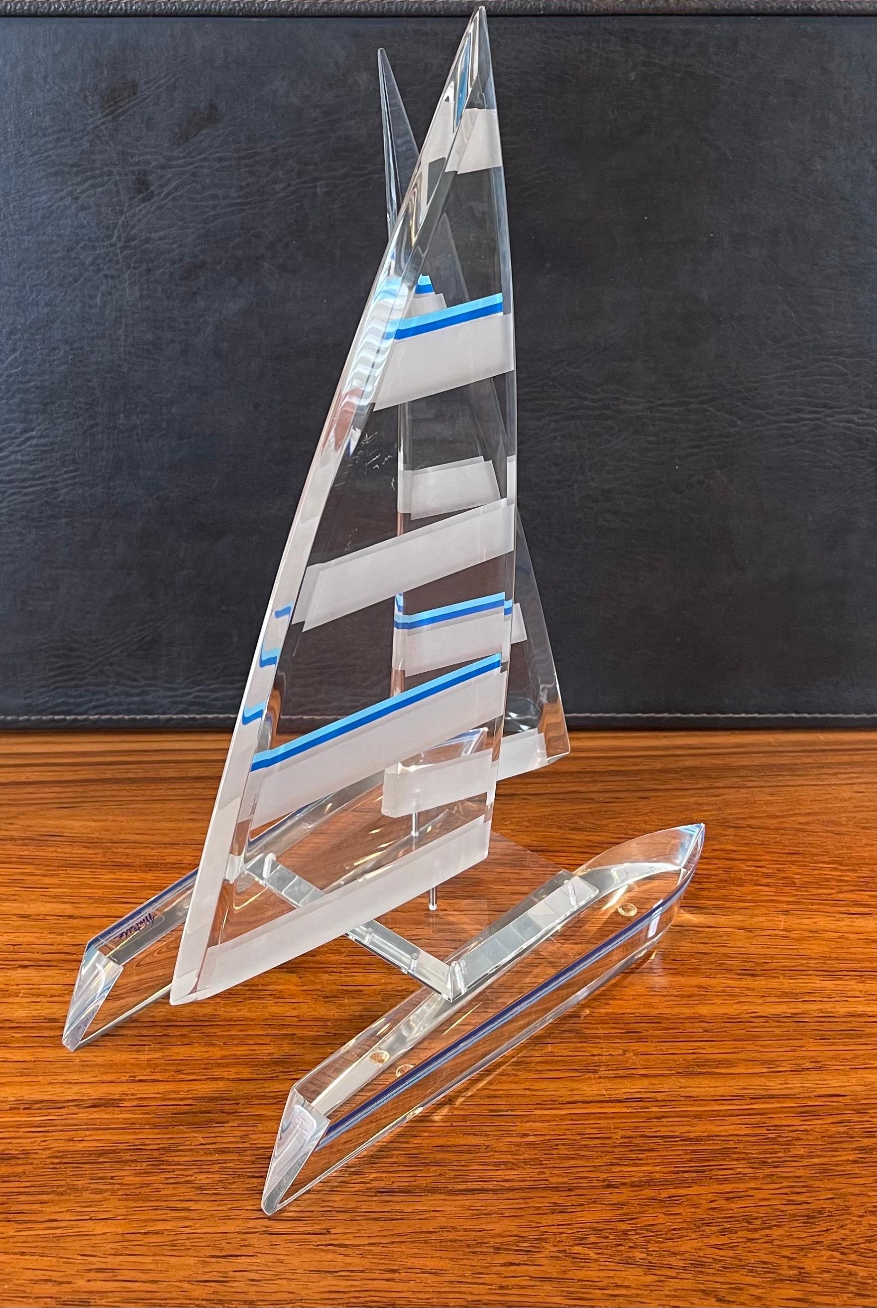 Scultura di veliero/catamarano in lucite di Wintrade of Beverly Hills in vendita 2