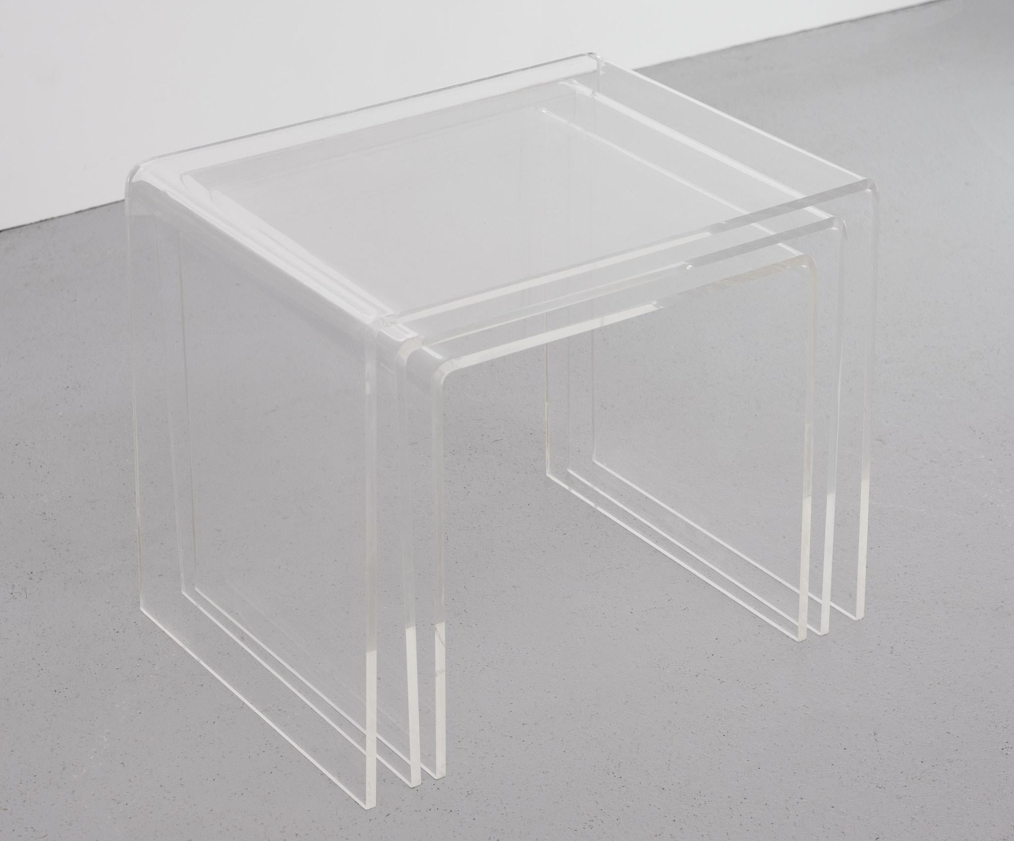 Lucite-Set Schachteltische, 1970er Jahre, Frankreich (Ende des 20. Jahrhunderts) im Angebot