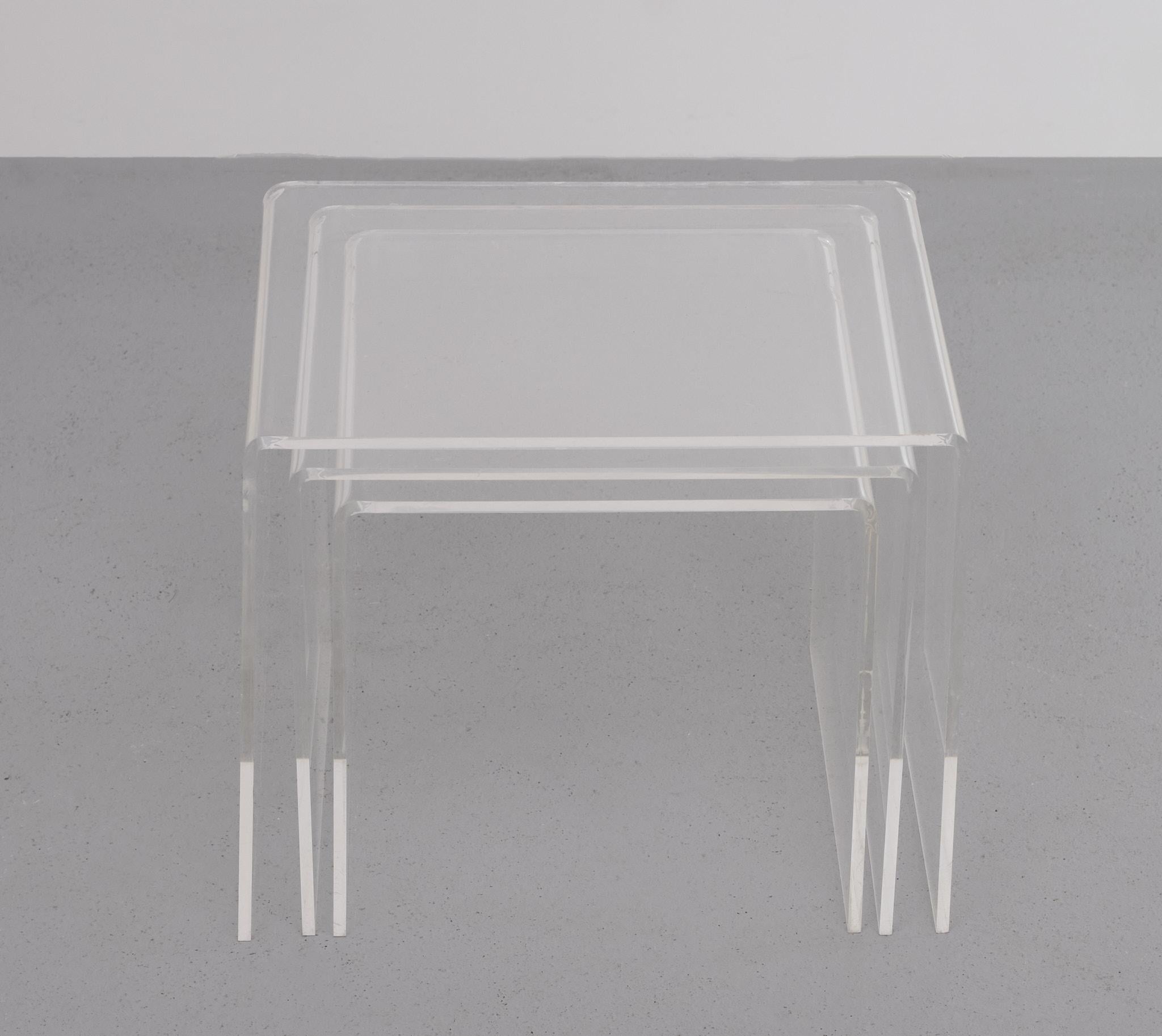 Lucite-Set Schachteltische, 1970er Jahre, Frankreich im Angebot 3