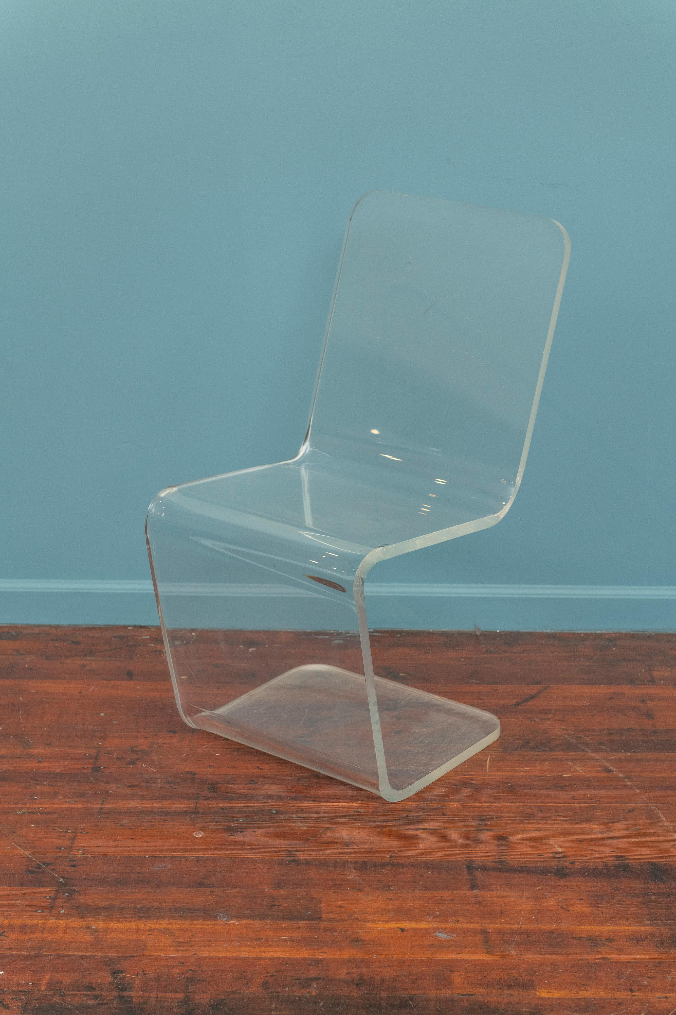 Mid-Century moderno Sedia laterale in lucite in vendita