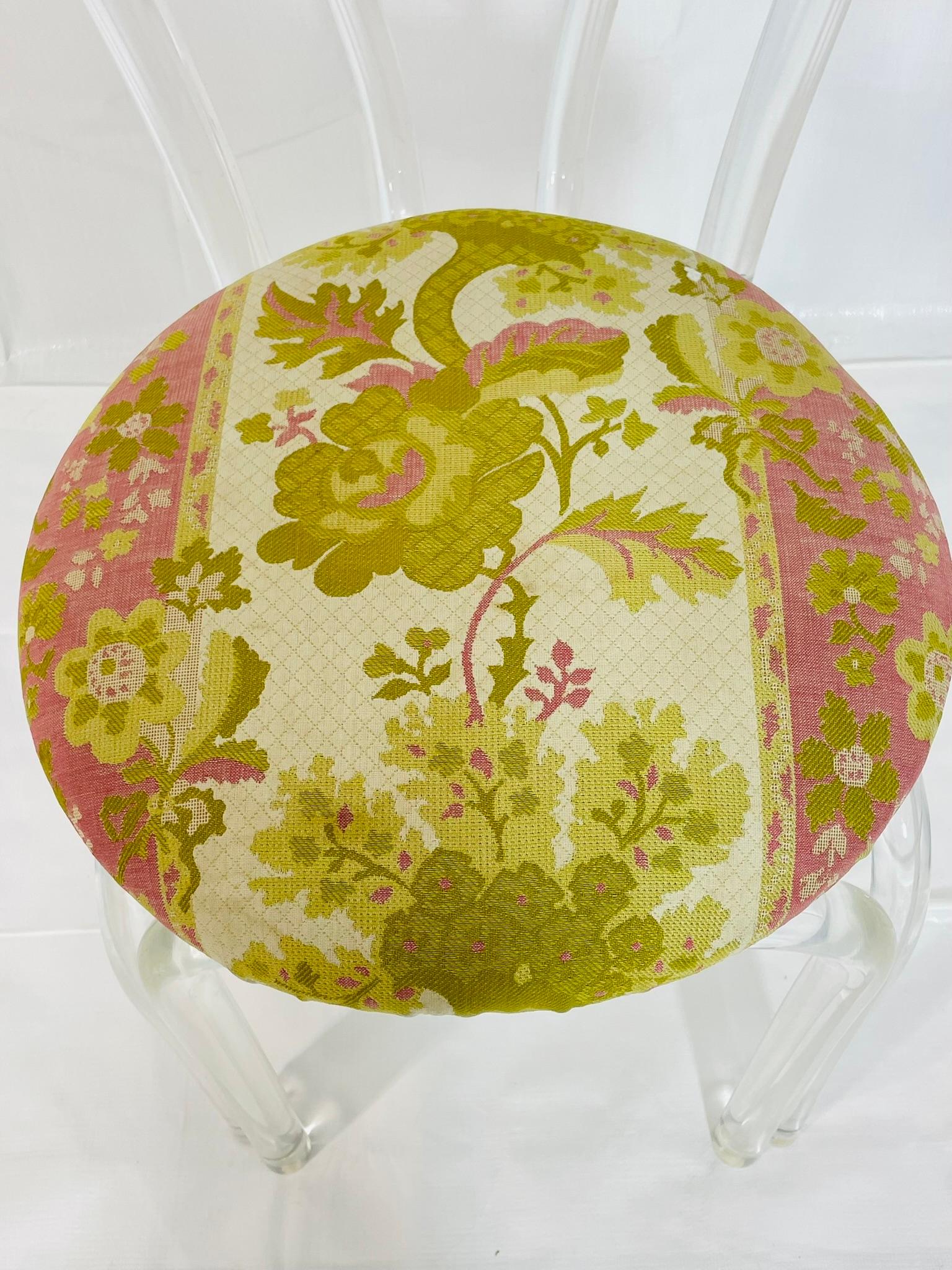 Chaise d'appoint en lucite dans le style de Dorothy Thorpe, États-Unis, années 1950 en vente 7