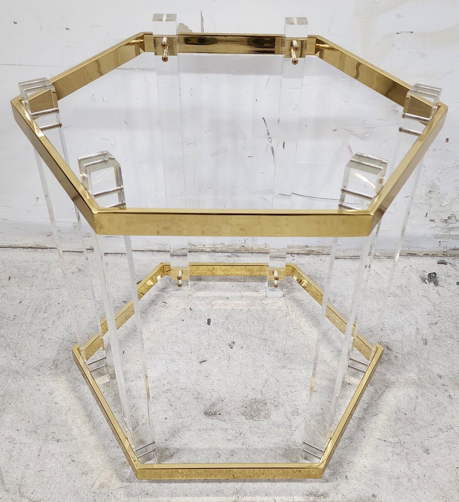 Or Table d'appoint Charles Hollis Jones style plaqué or 24 carats et Lucite en vente