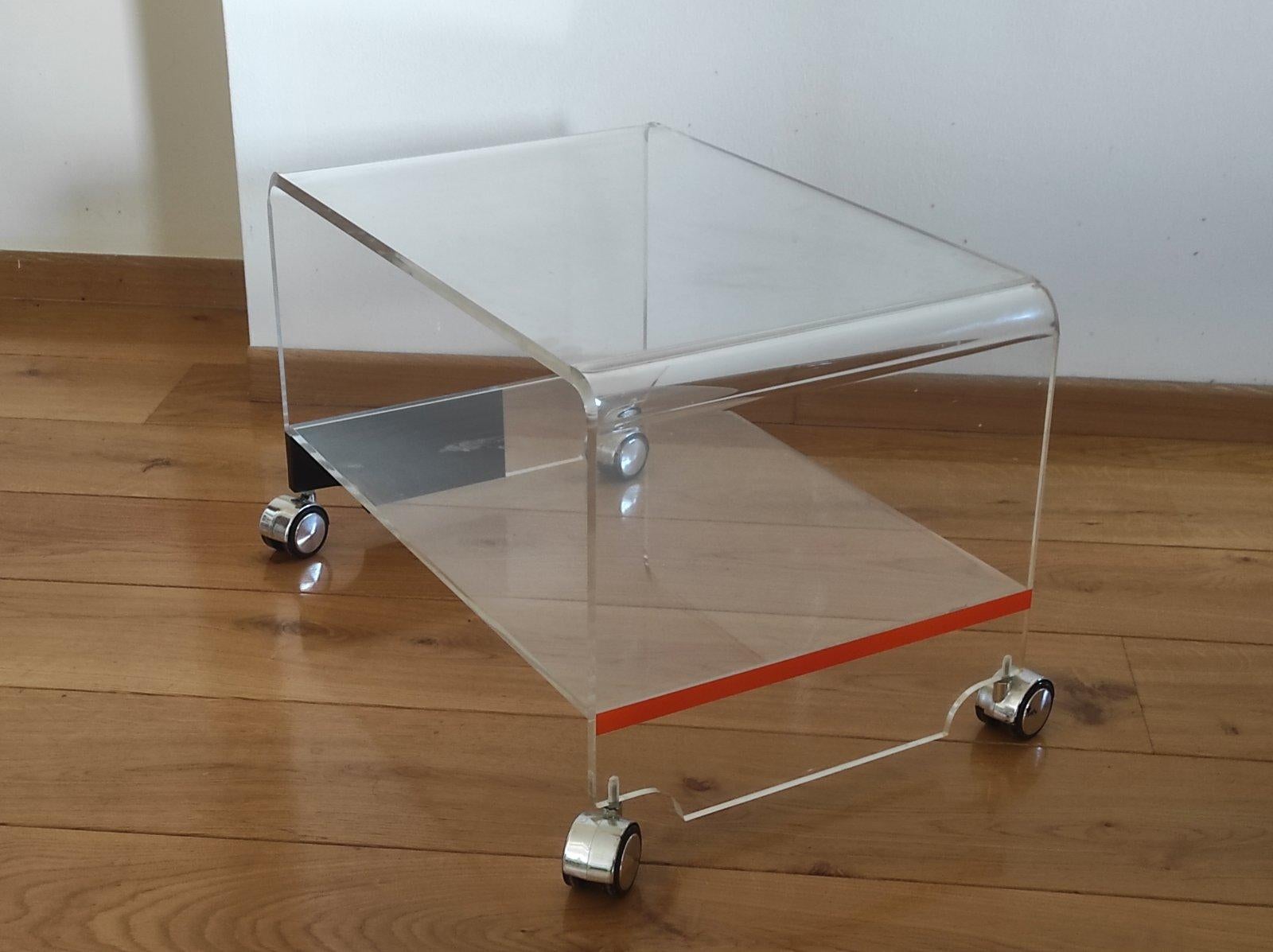 Lucite Side Table Trolley Italy 1970s In Good Condition For Sale In Čelinac, BA