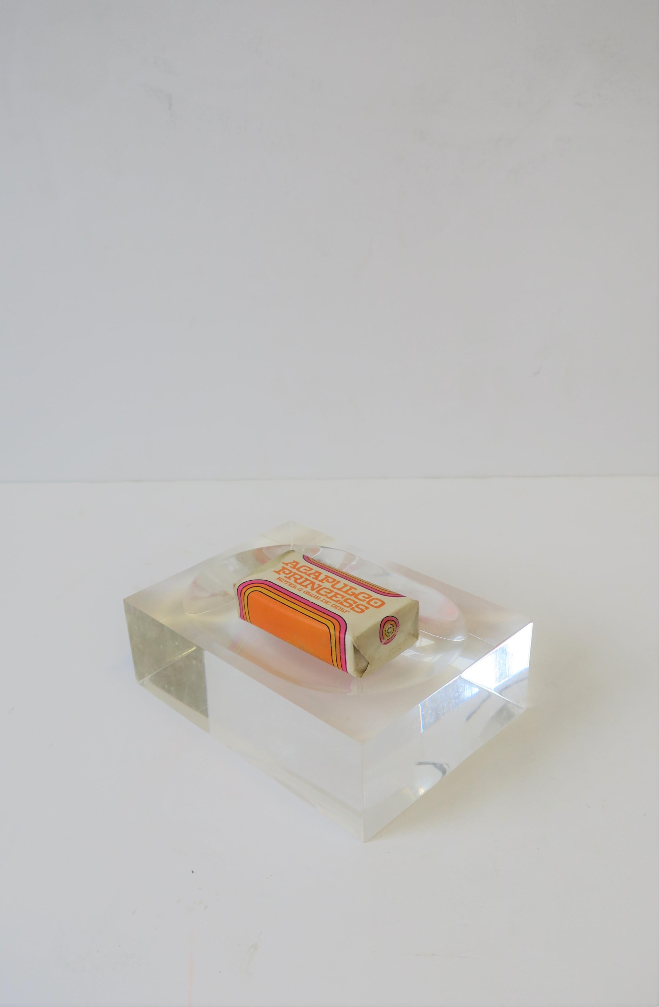 Lucite Soap Dish In Good Condition In New York, NY