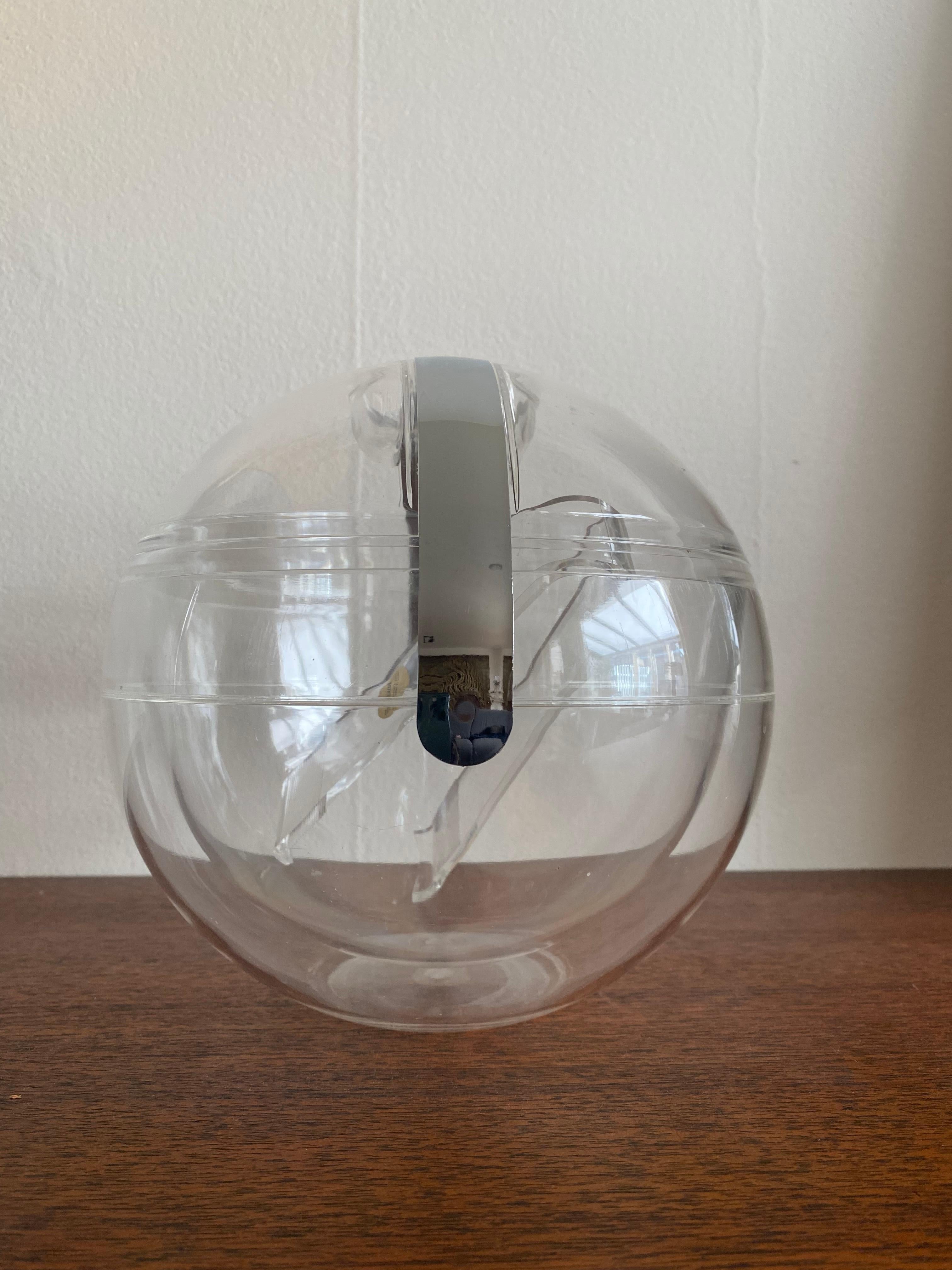 Lucite Space Age Icebucket Model Stella by Paolo Tilche for Guzzini, 1970s For Sale 3