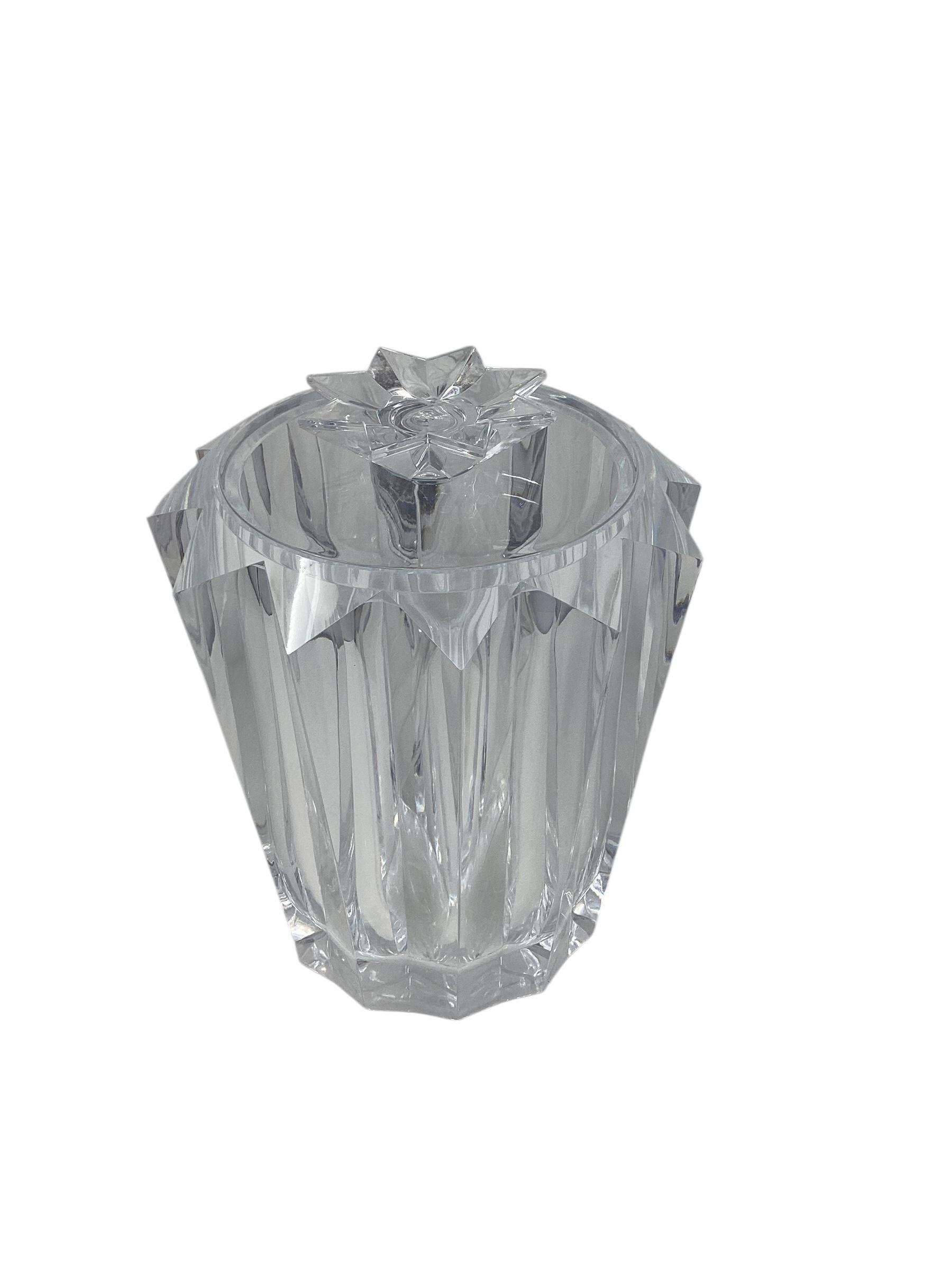 Late 20th Century Lucite Starburst Ice Bucket with Tongs For Sale