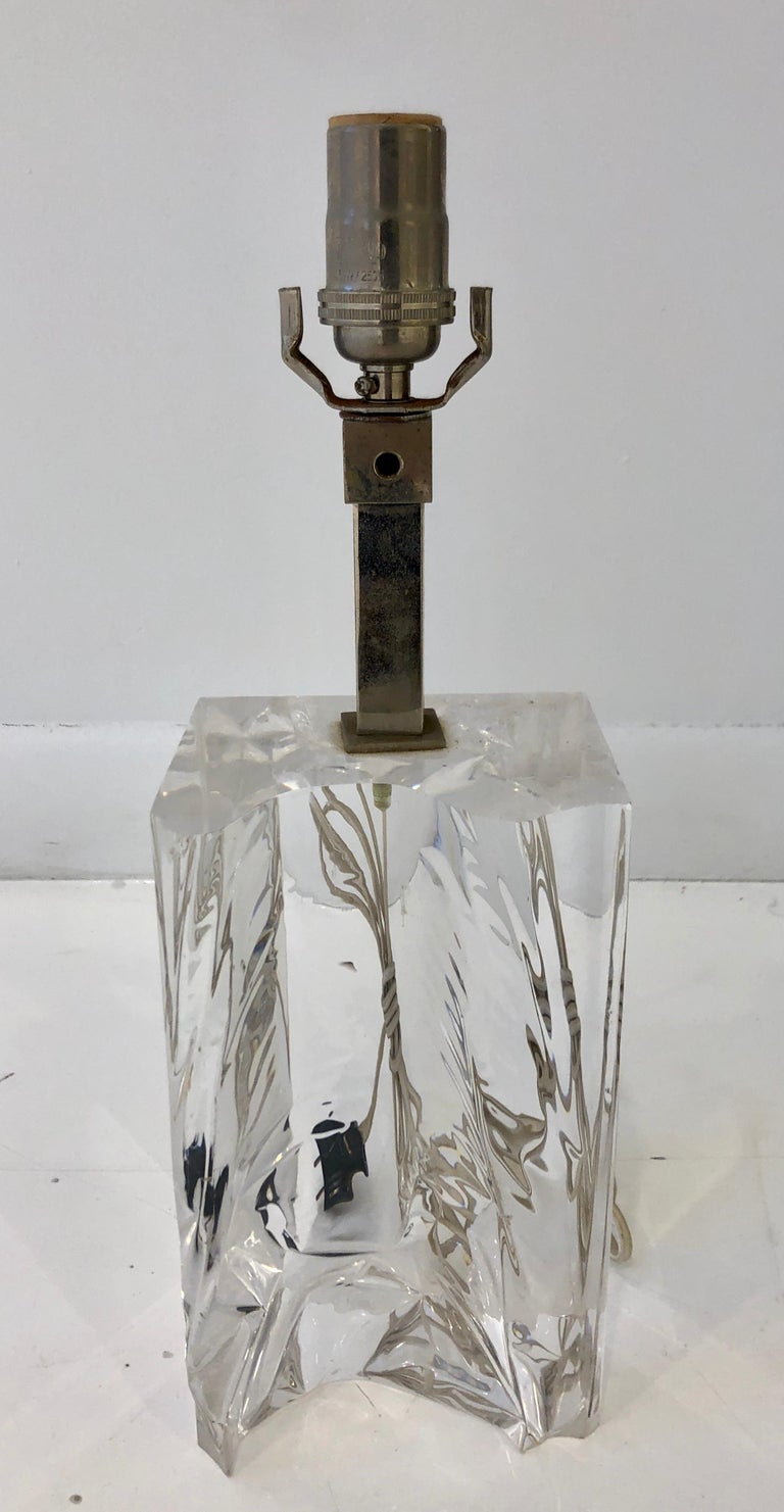 Mid-Century Modern Lucite Table Lamp For Sale
