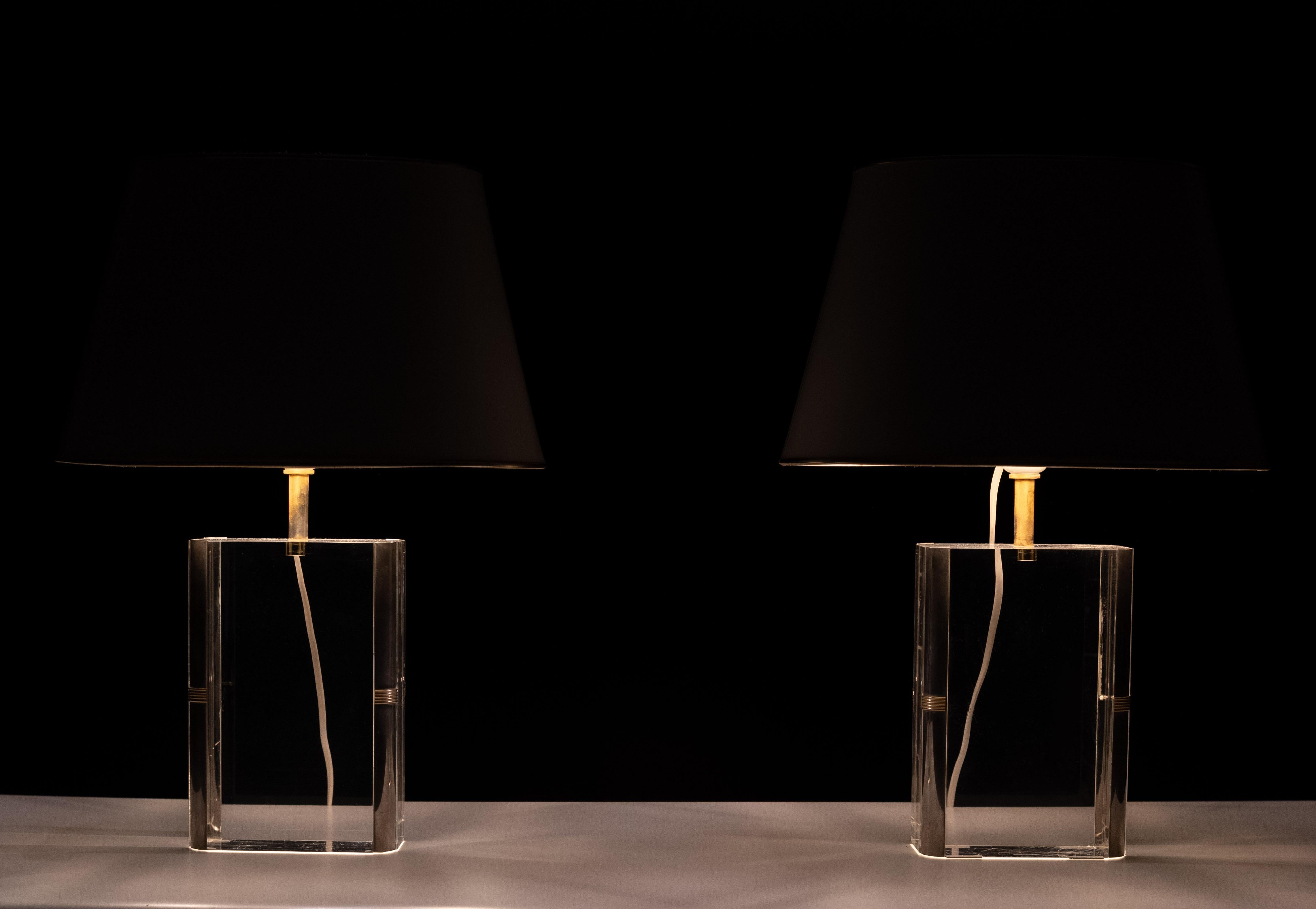 Lampes de table en lucite Hollywood Regency des années 1970, Italie  en vente 4