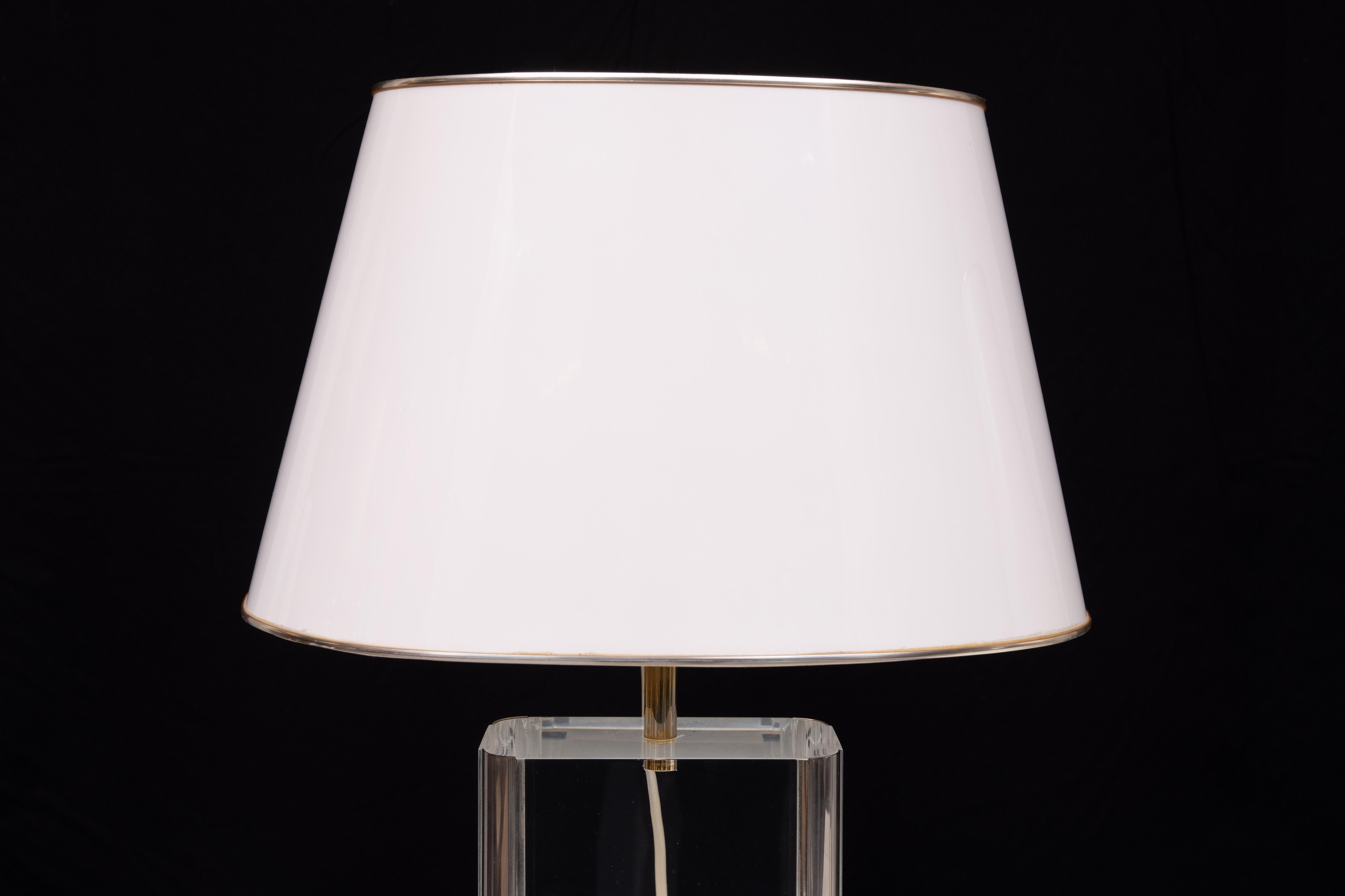 Lampes de table en lucite Hollywood Regency des années 1970, Italie  en vente 5