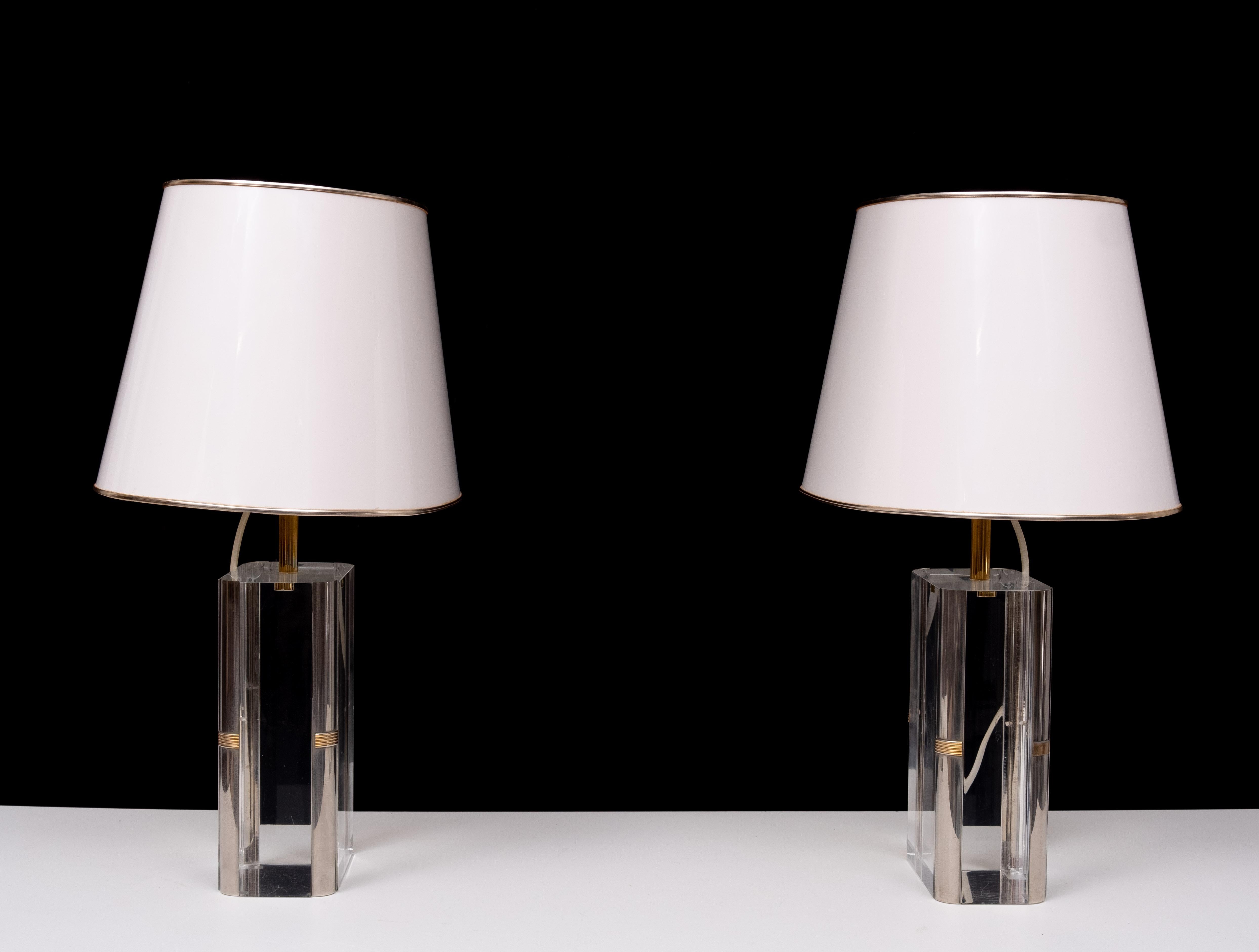 Lampes de table en lucite Hollywood Regency des années 1970, Italie  en vente 7