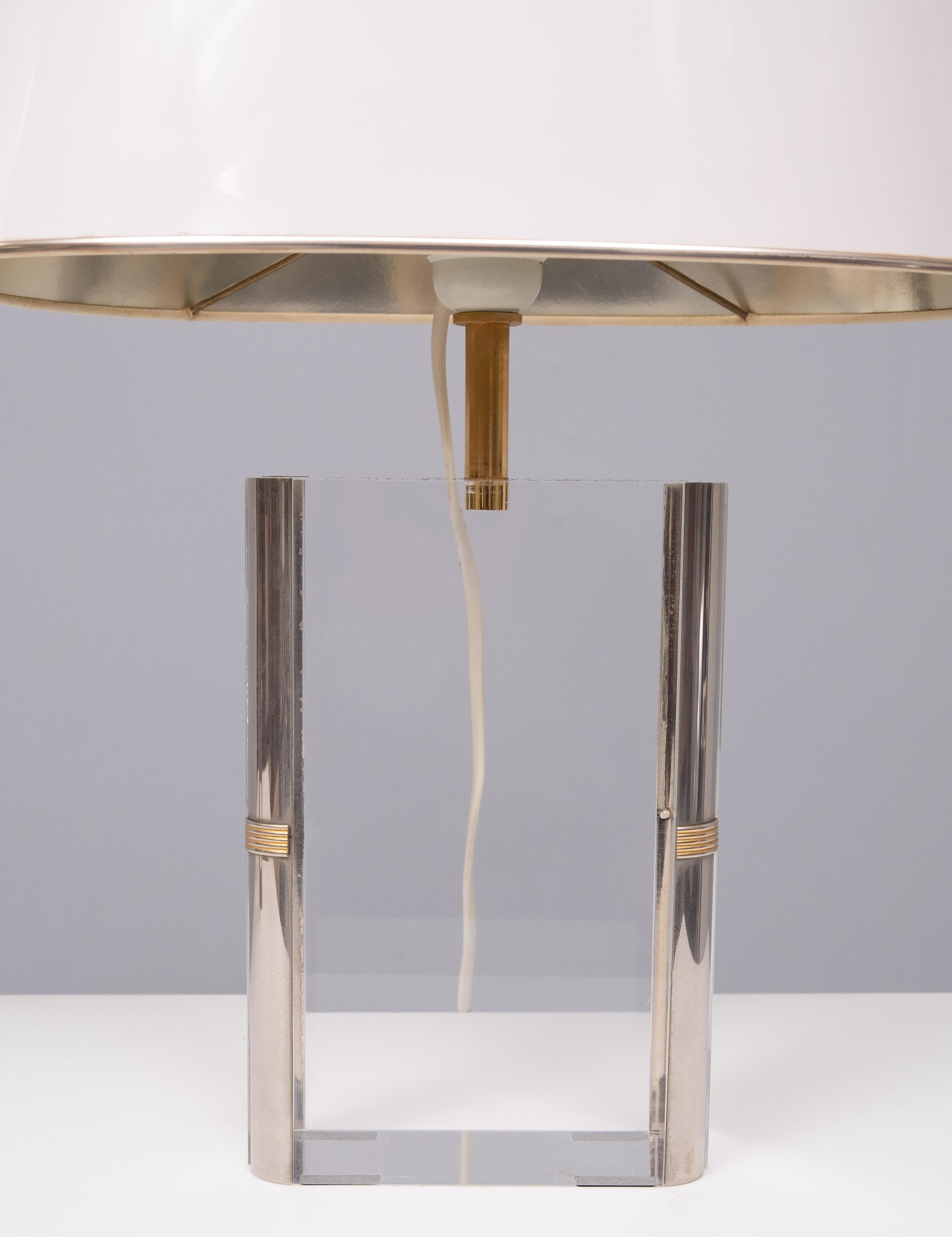 Fin du 20e siècle Lampes de table en lucite Hollywood Regency des années 1970, Italie  en vente