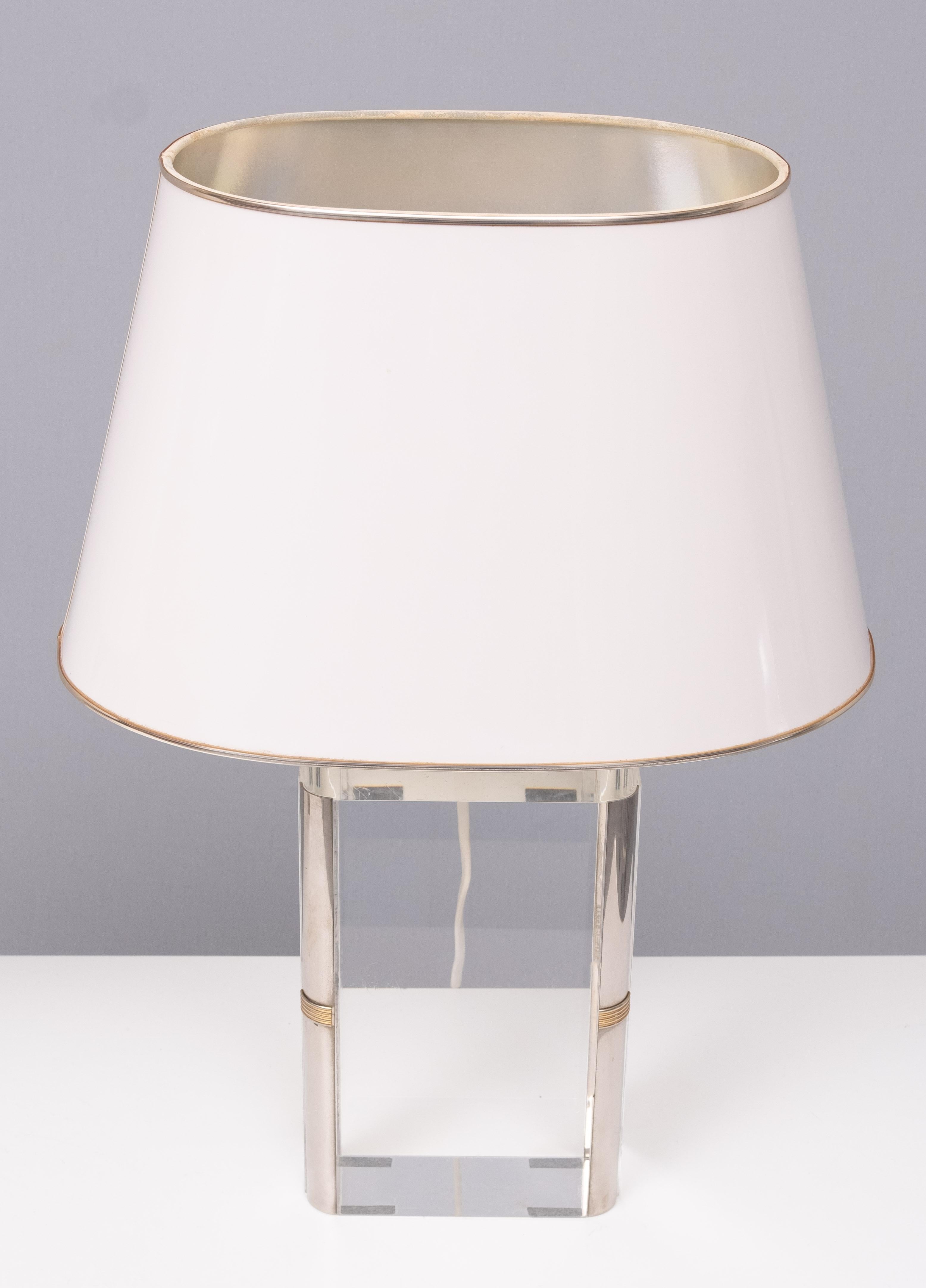 Lucite Lampes de table en lucite Hollywood Regency des années 1970, Italie  en vente